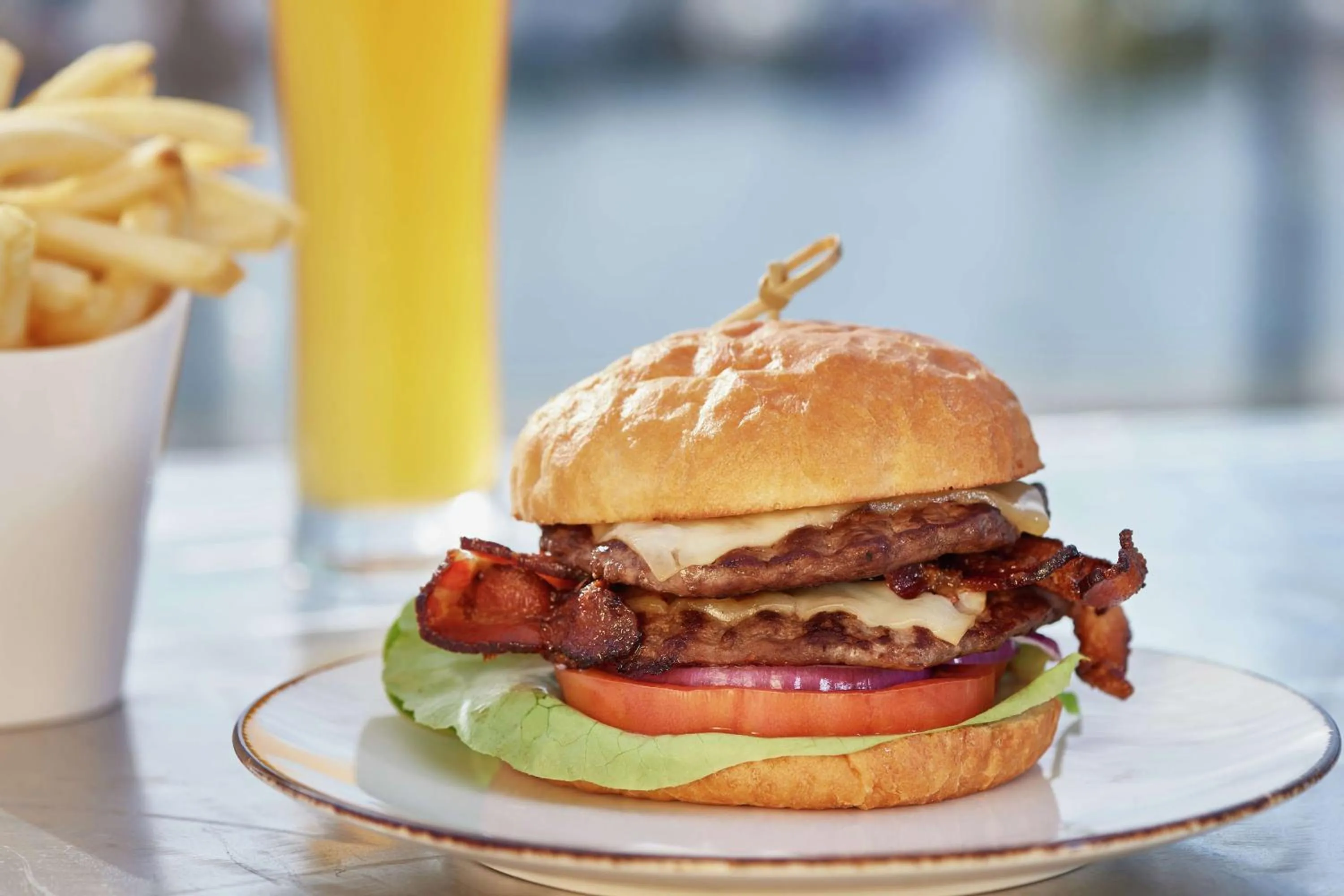 Dining area in DoubleTree by Hilton Hotel Berkeley Marina