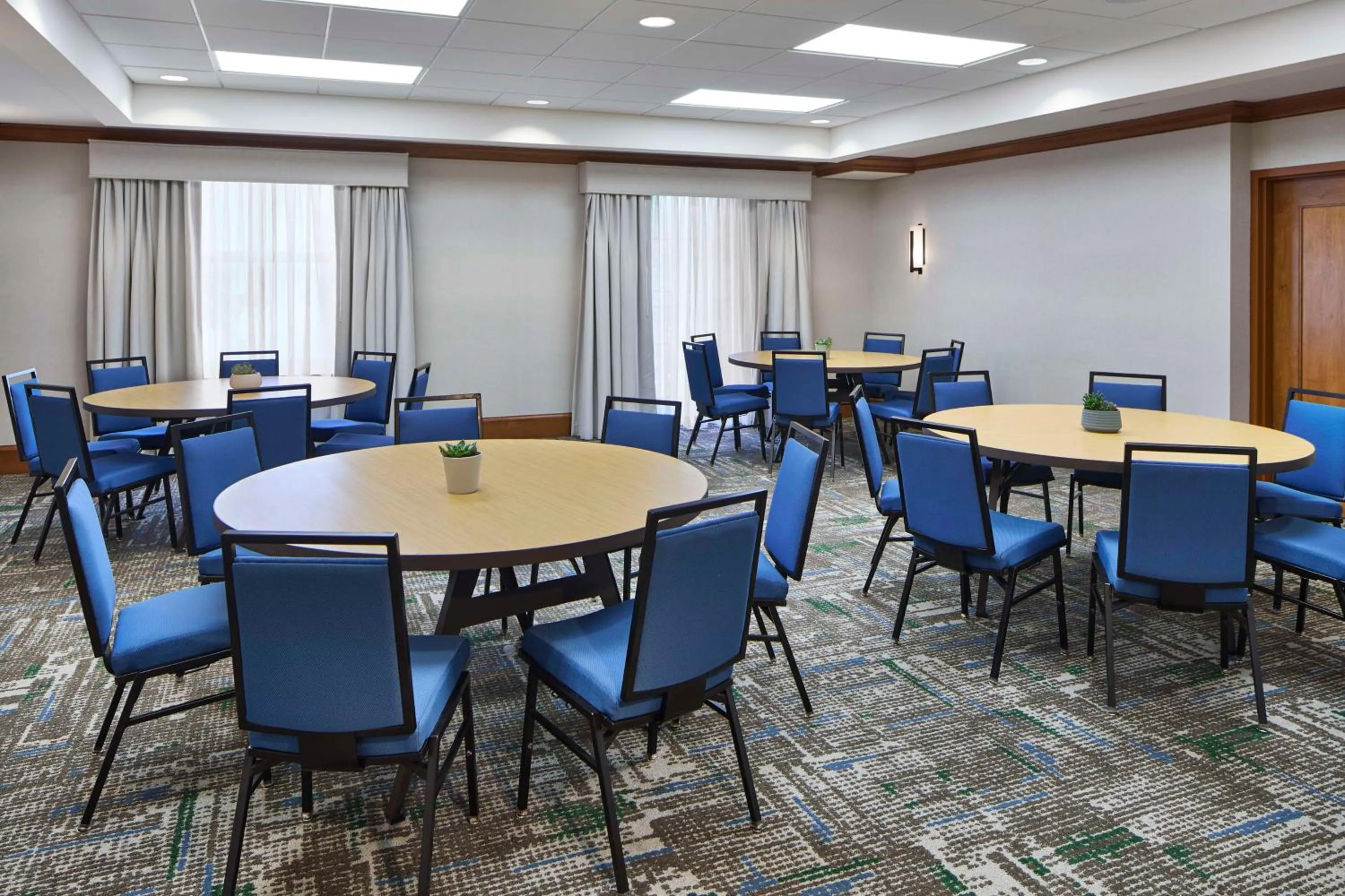 Meeting/conference room in Hampton Inn & Suites Saratoga Springs Downtown