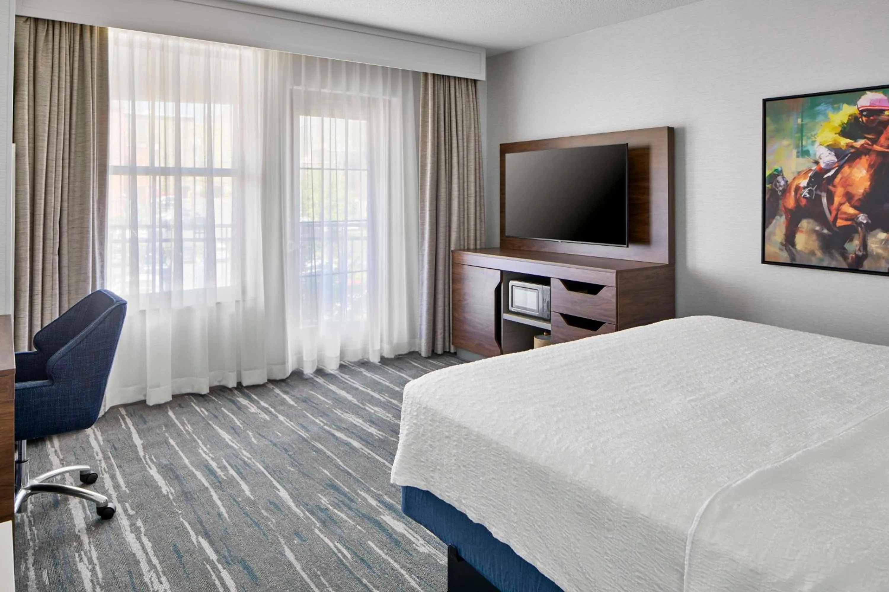 Bed in Hampton Inn & Suites Saratoga Springs Downtown