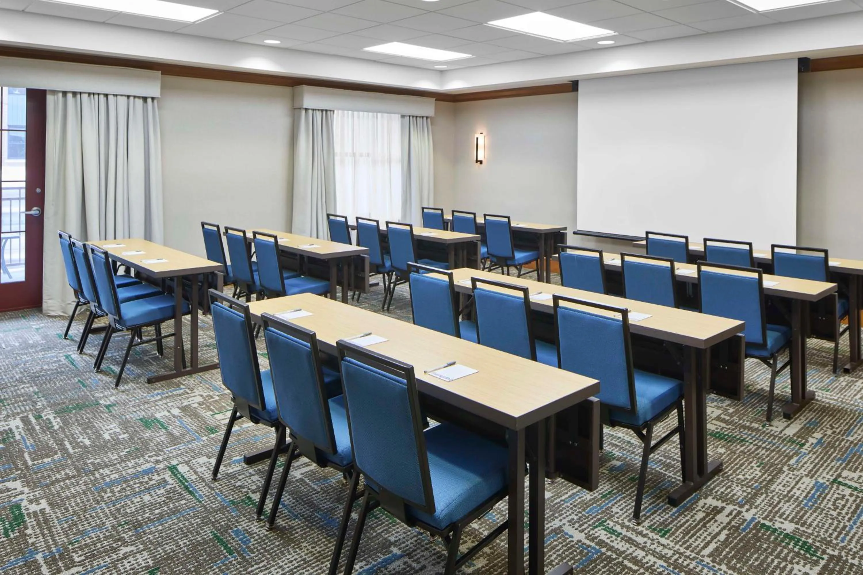 Meeting/conference room in Hampton Inn & Suites Saratoga Springs Downtown