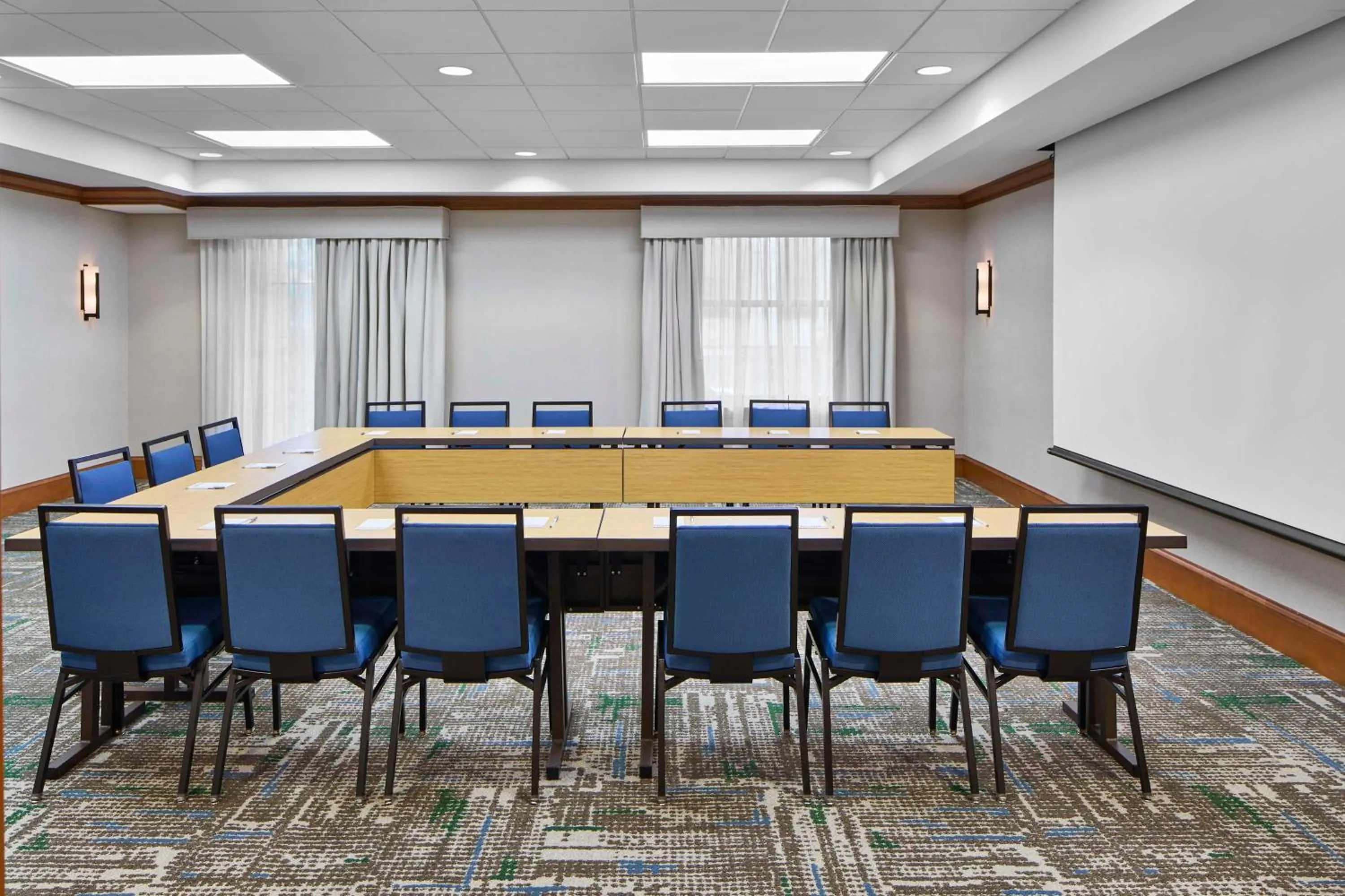Meeting/conference room in Hampton Inn & Suites Saratoga Springs Downtown