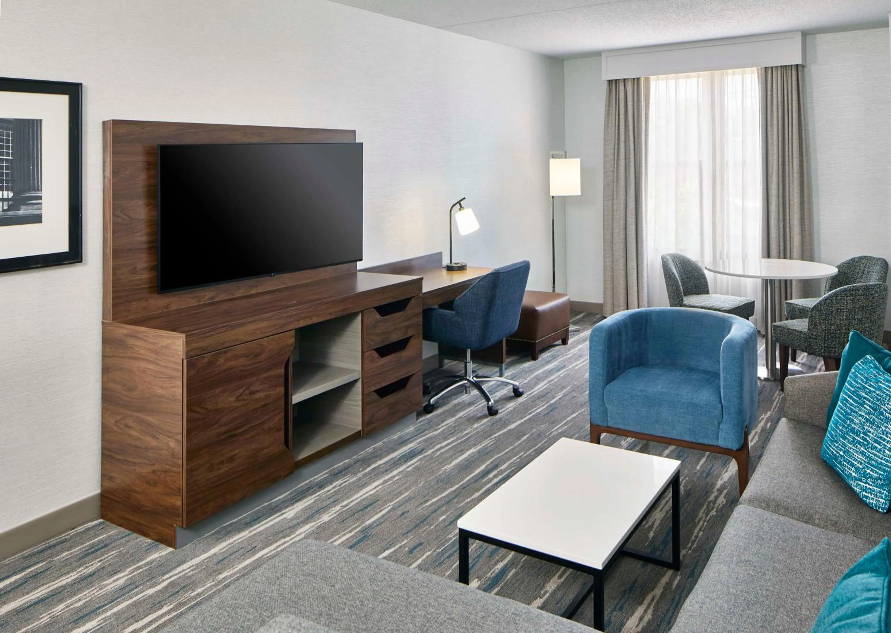 Living room in Hampton Inn & Suites Saratoga Springs Downtown