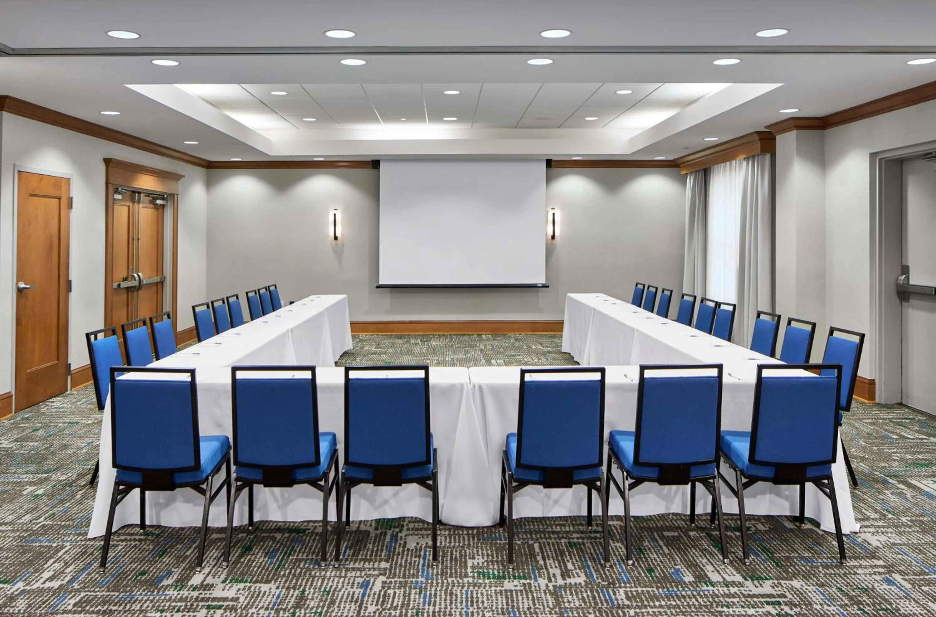 Meeting/conference room in Hampton Inn & Suites Saratoga Springs Downtown