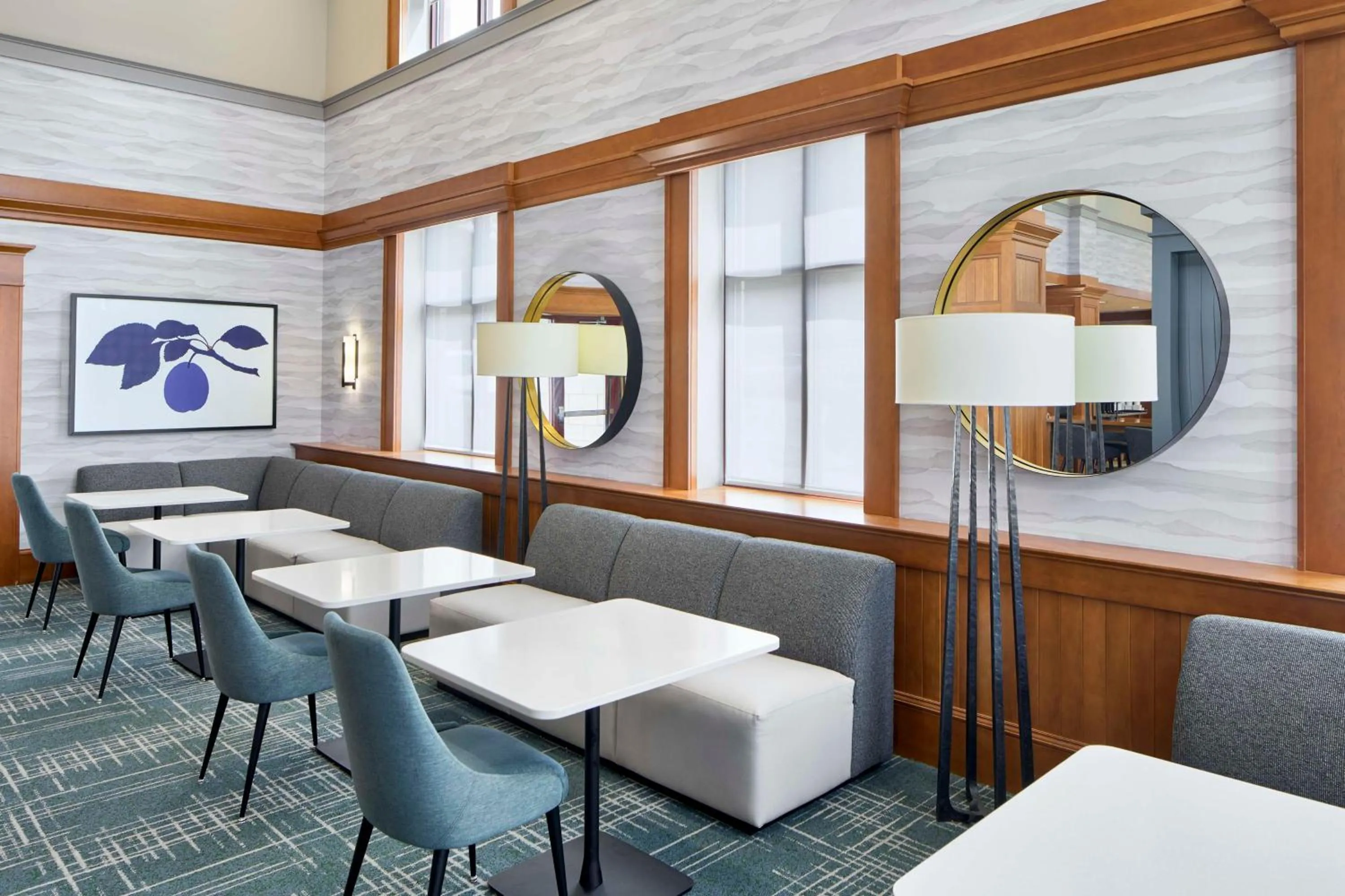 Breakfast in Hampton Inn & Suites Saratoga Springs Downtown