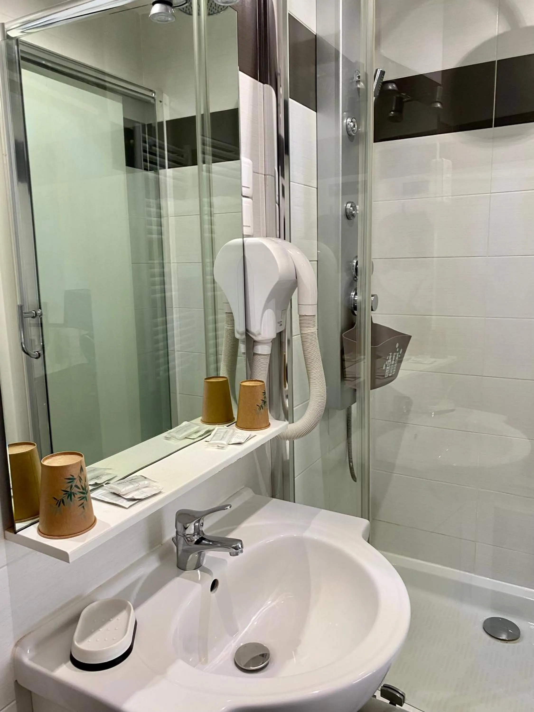 Shower in Hotel Lutetia