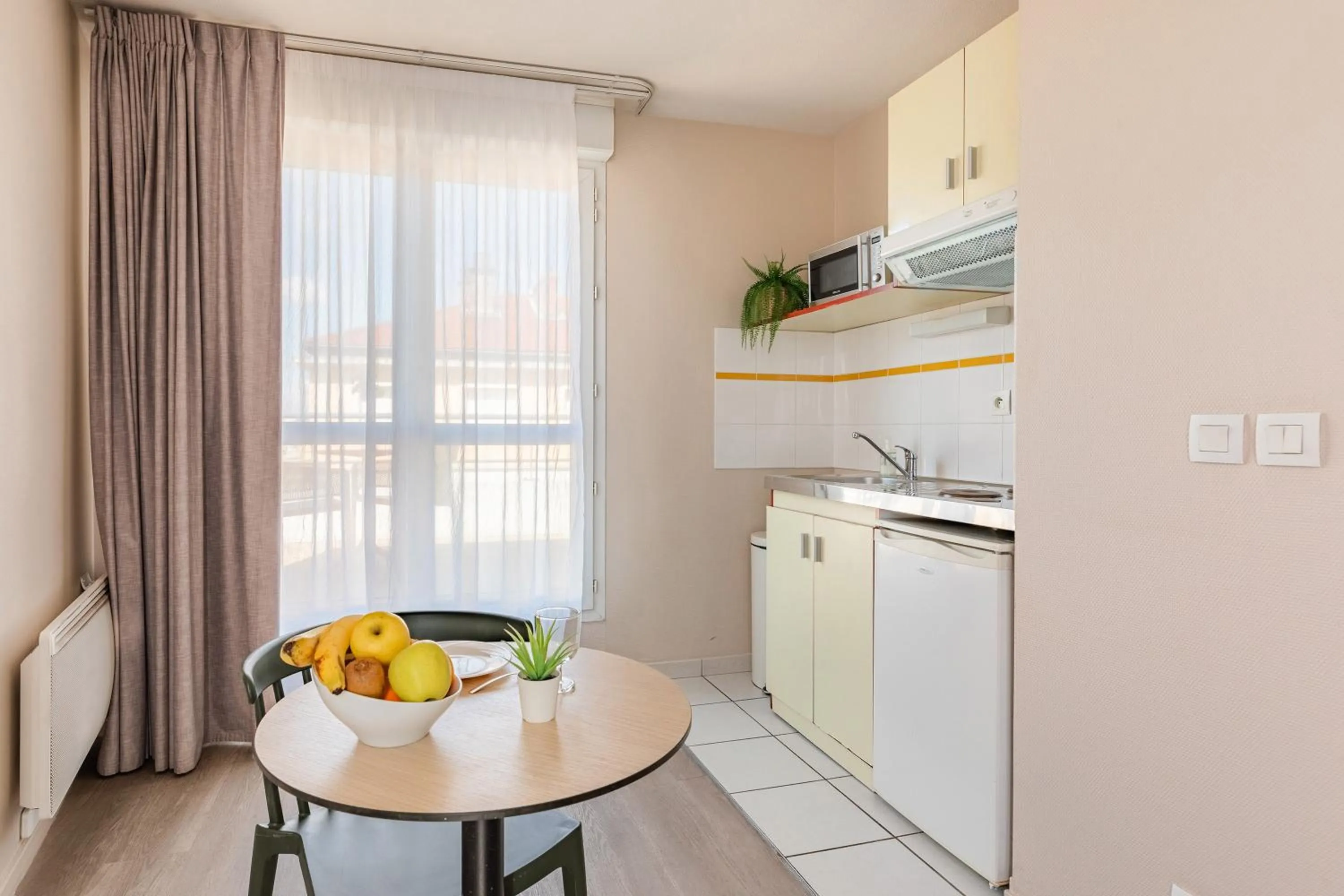 Kitchen or kitchenette in Appart'City Classic Lyon Villeurbanne
