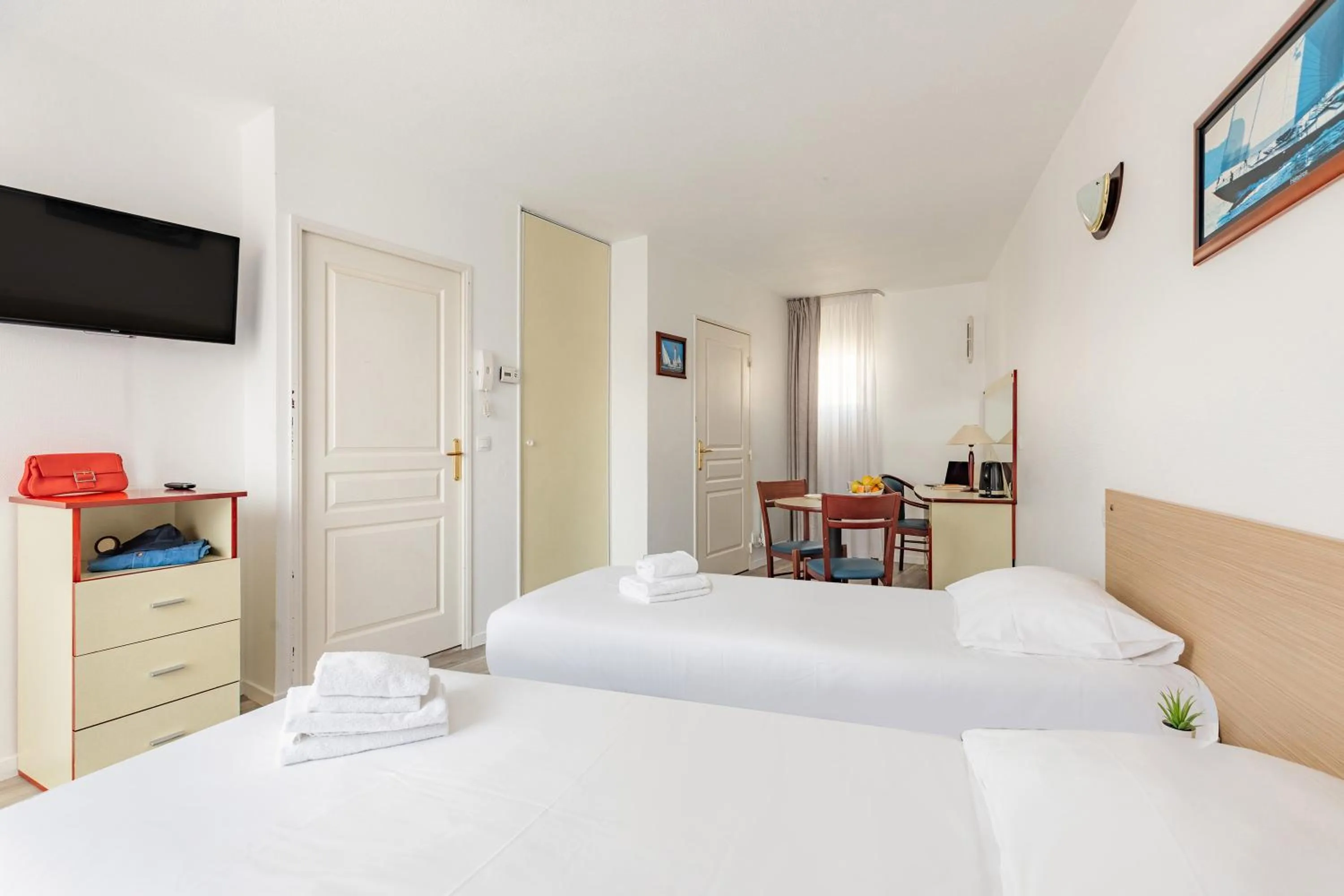 Bed in Appart'City Classic Lyon Villeurbanne