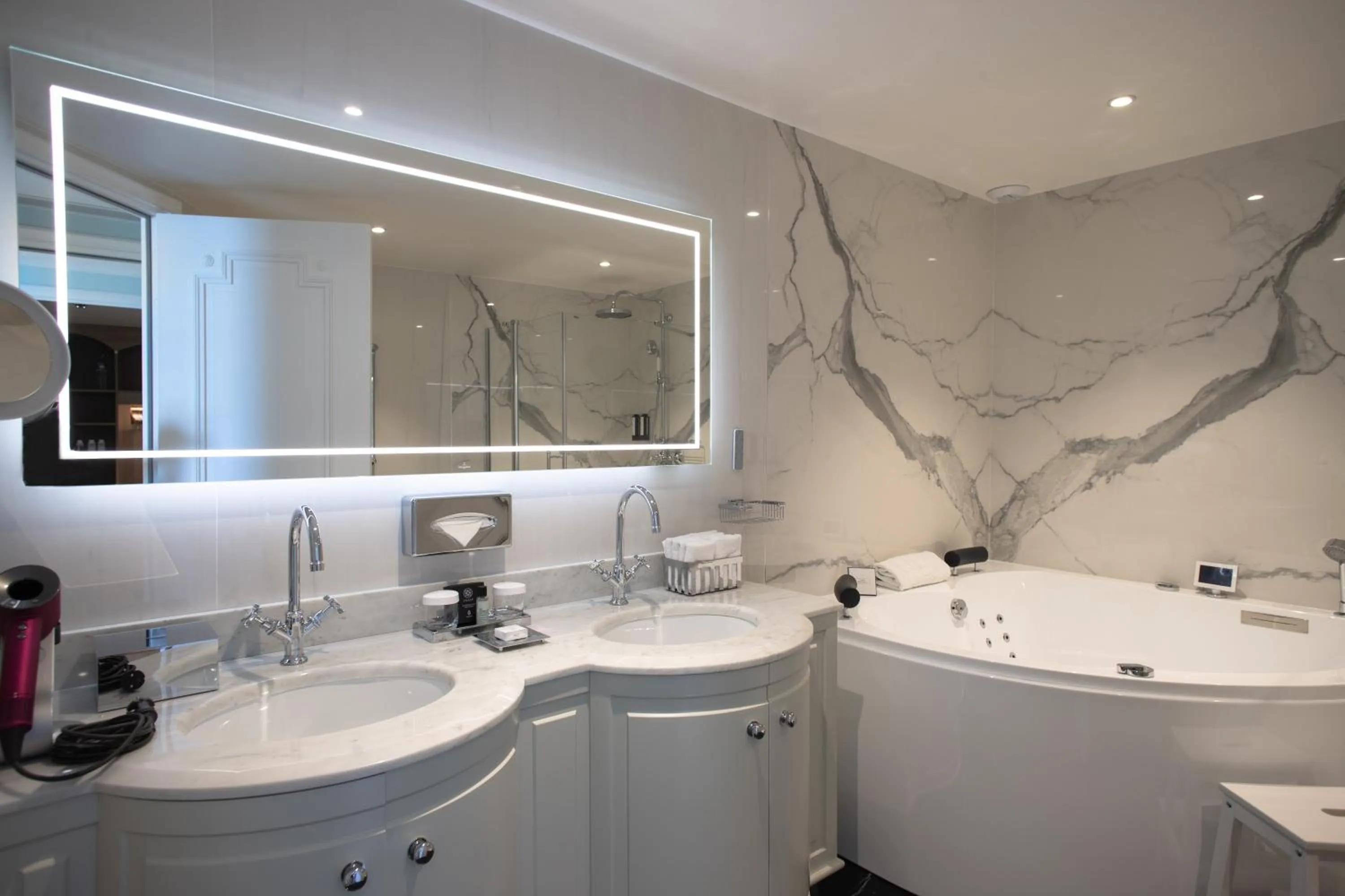 Bathroom in Hotel Le Negresco