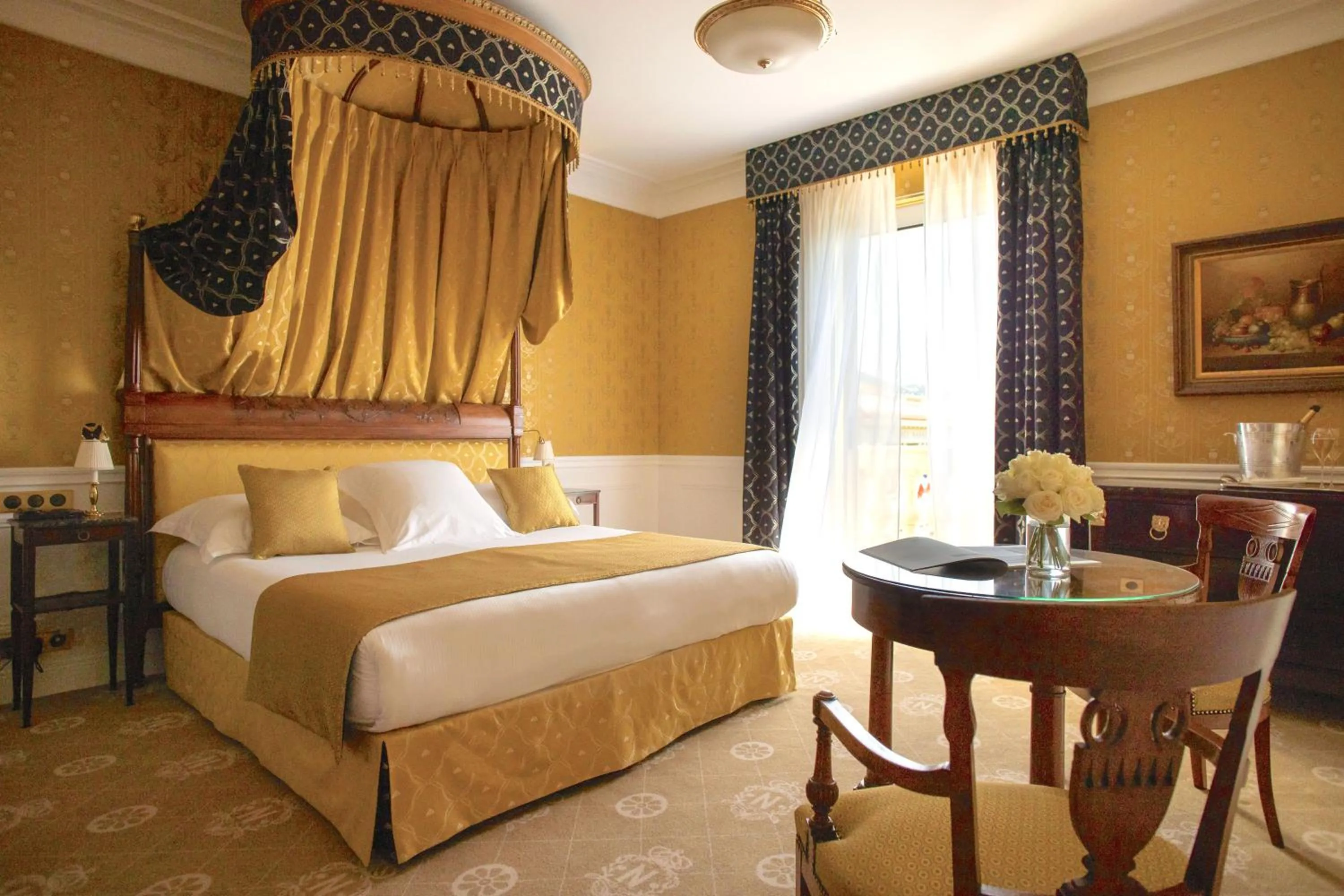 Photo of the whole room, Bed in Hotel Le Negresco