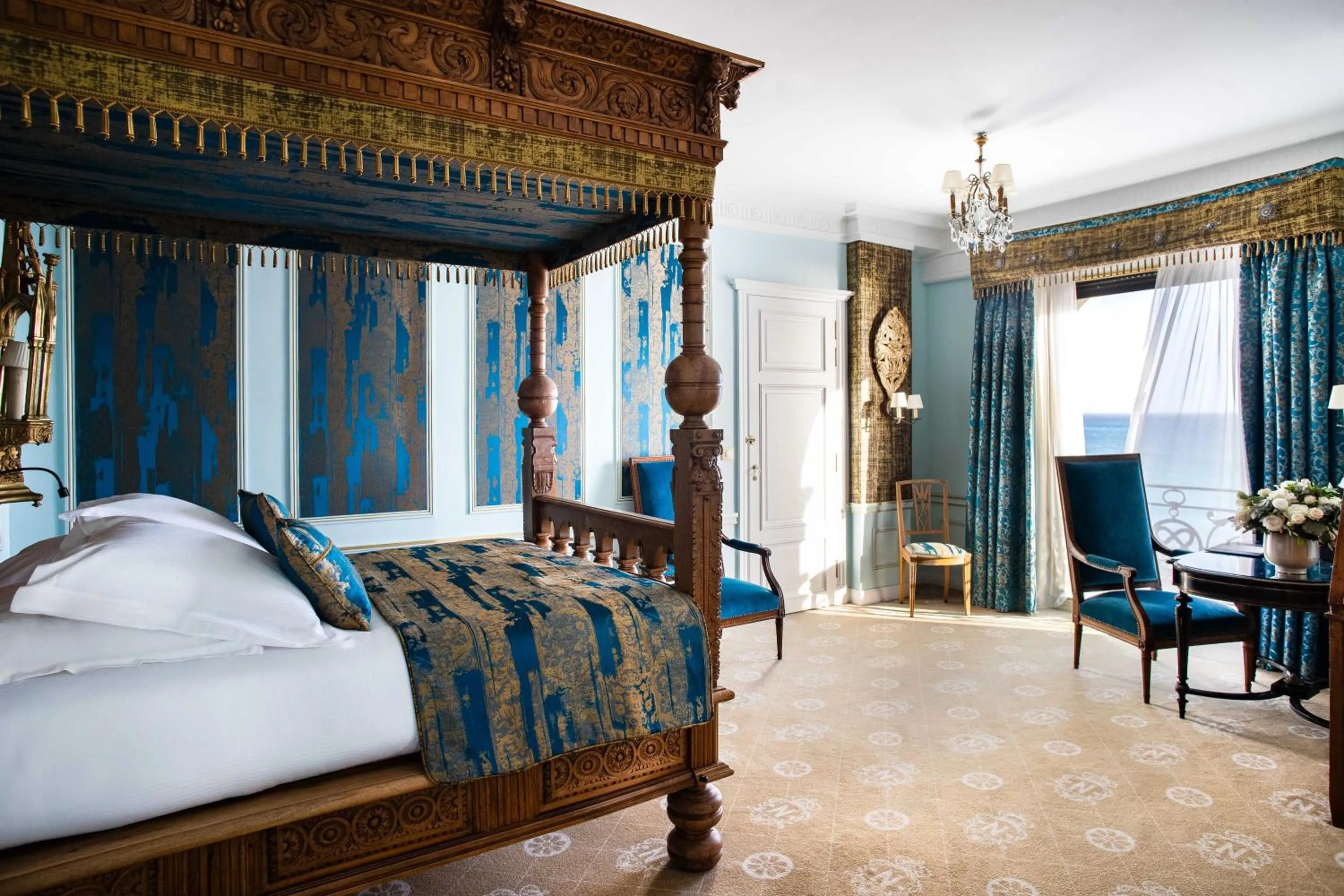 Photo of the whole room, Bed in Hotel Le Negresco