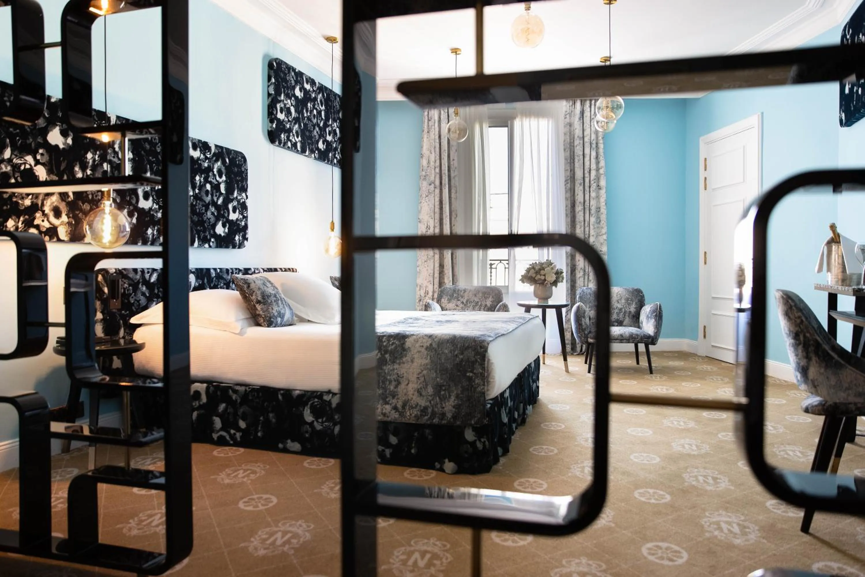 Photo of the whole room, Bed in Hotel Le Negresco