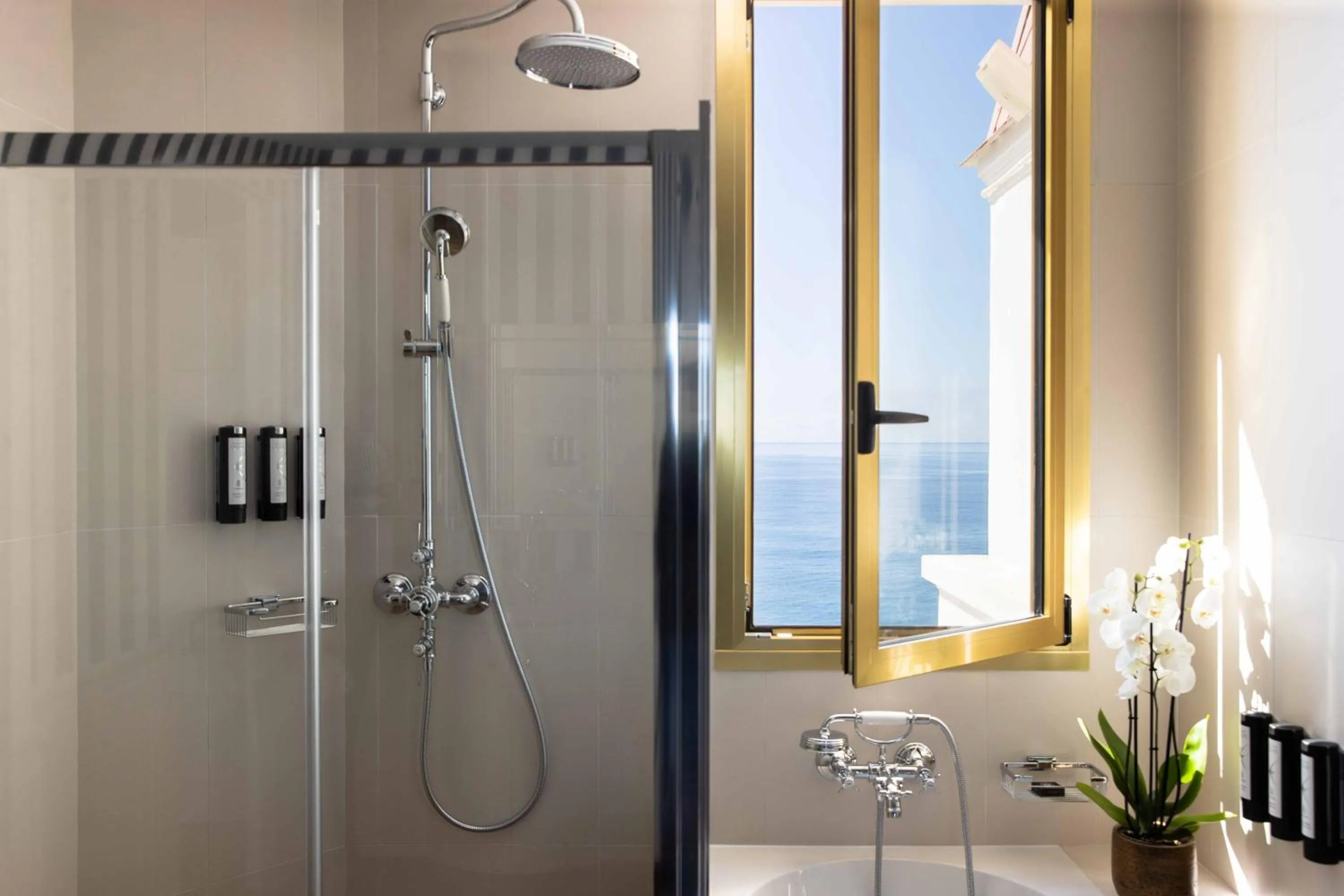 Bathroom in Hotel Le Negresco