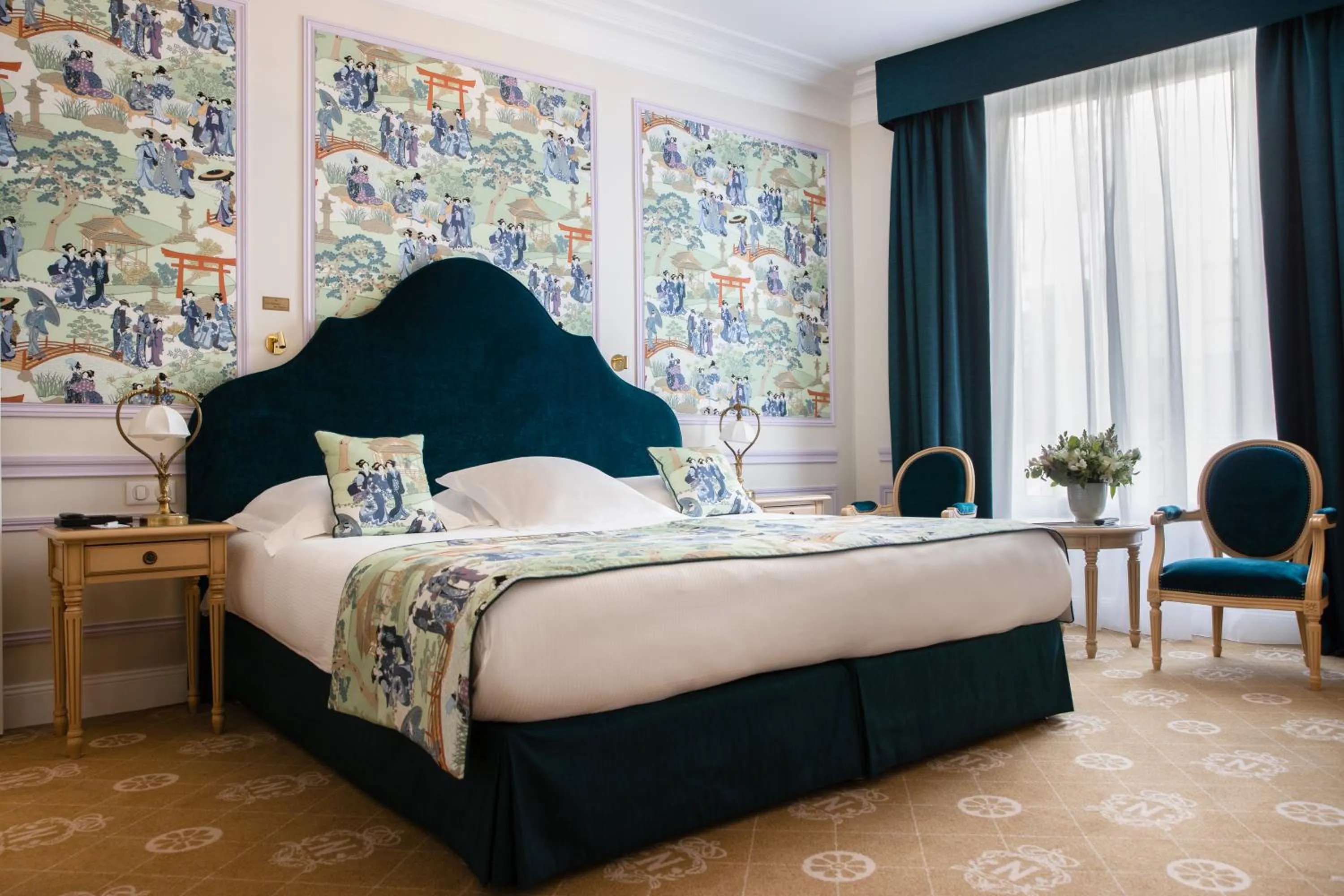 Bed in Hotel Le Negresco