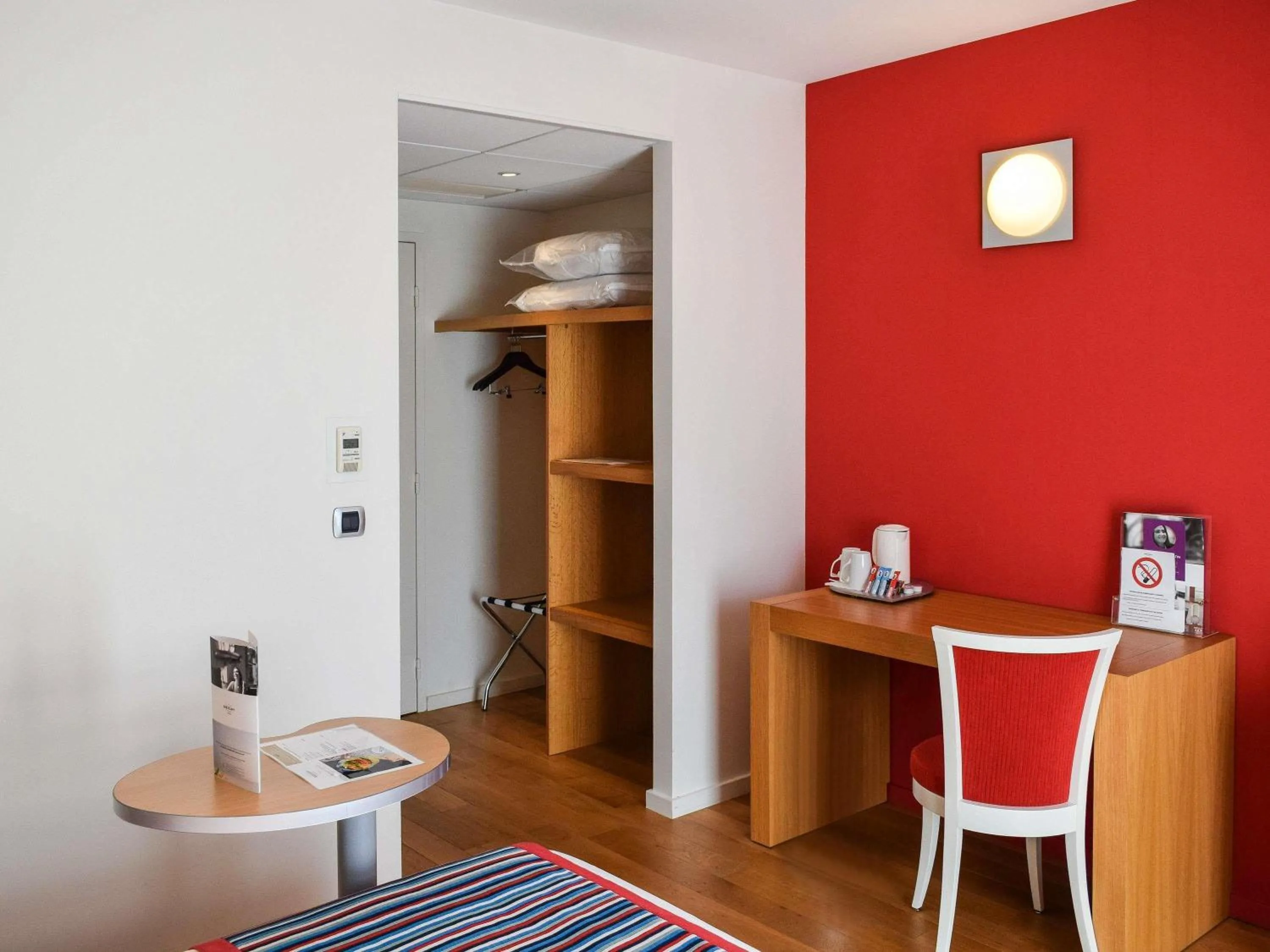 Bedroom in Hôtel Mercure Vittel