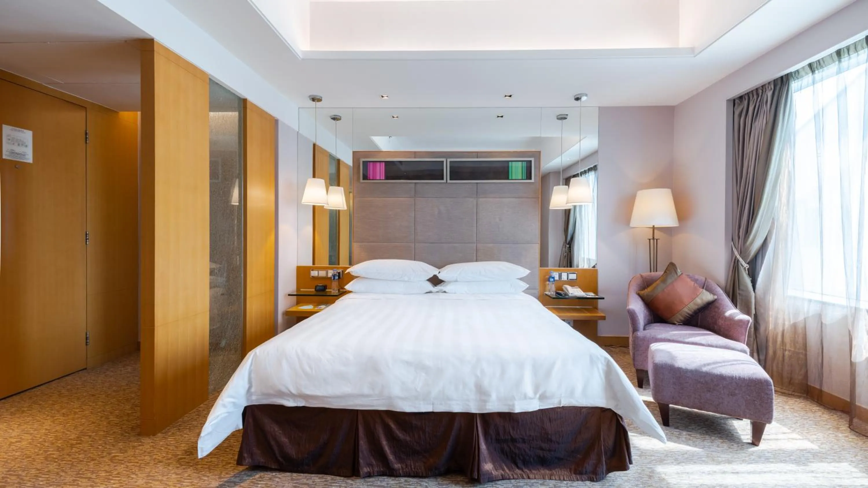 Photo of the whole room, Bed in Pan Pacific Xiamen