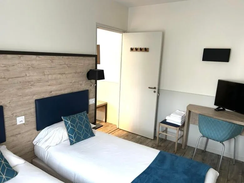 Bed in Hôtel Saint Albert