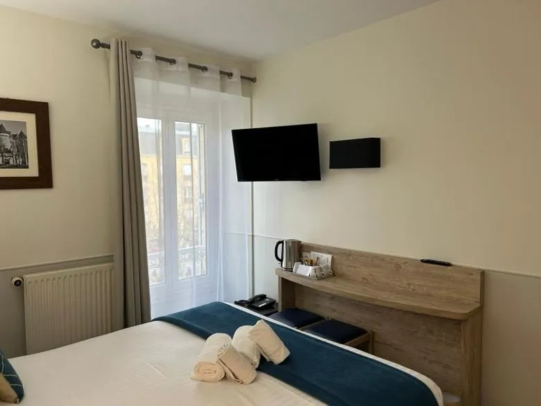 Bed in Hôtel Saint Albert