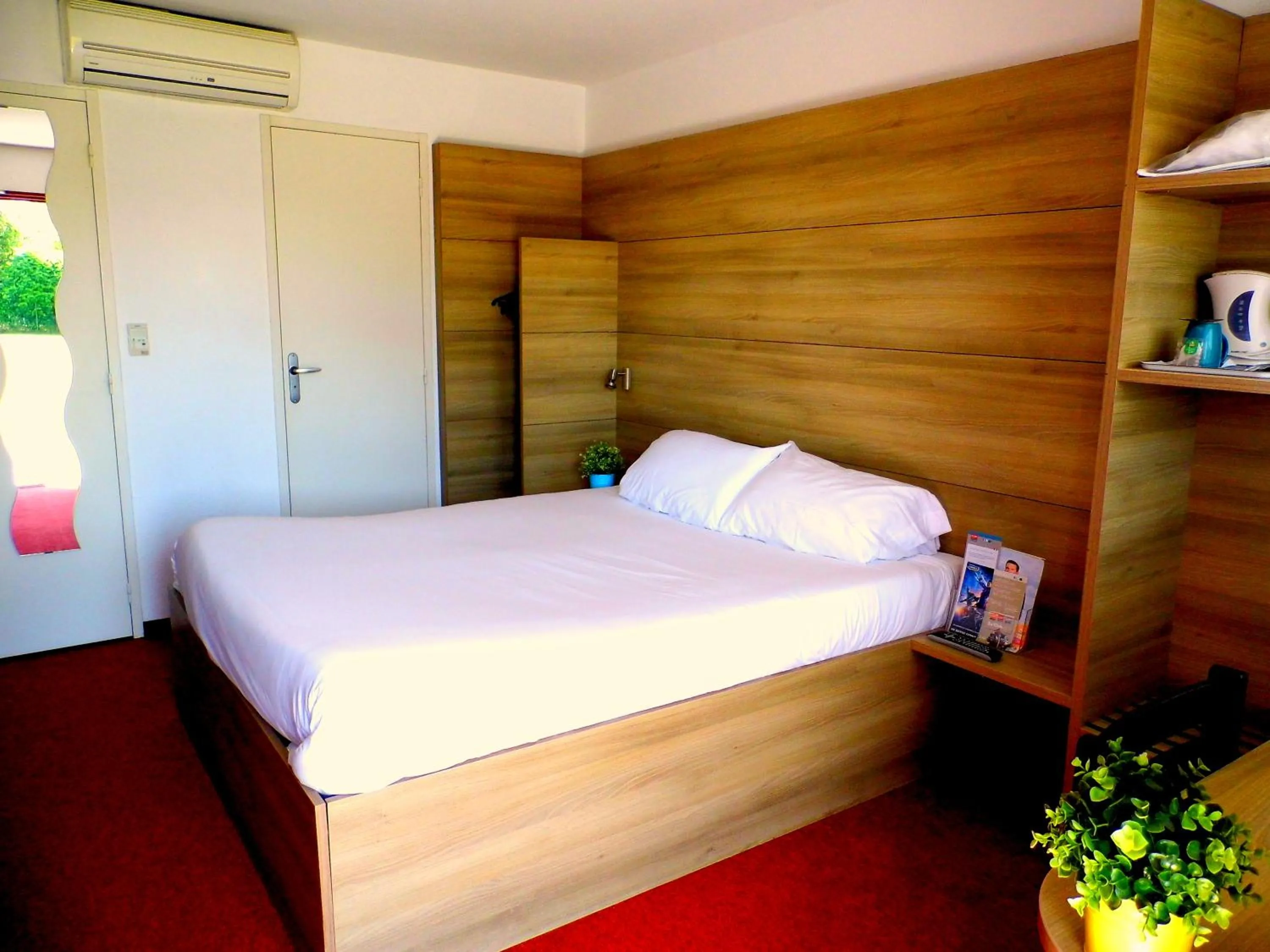 Bed in So'Lodge Niort A83