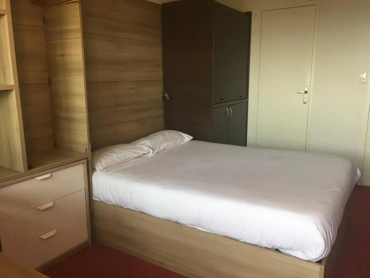 Bed in So'Lodge Niort A83