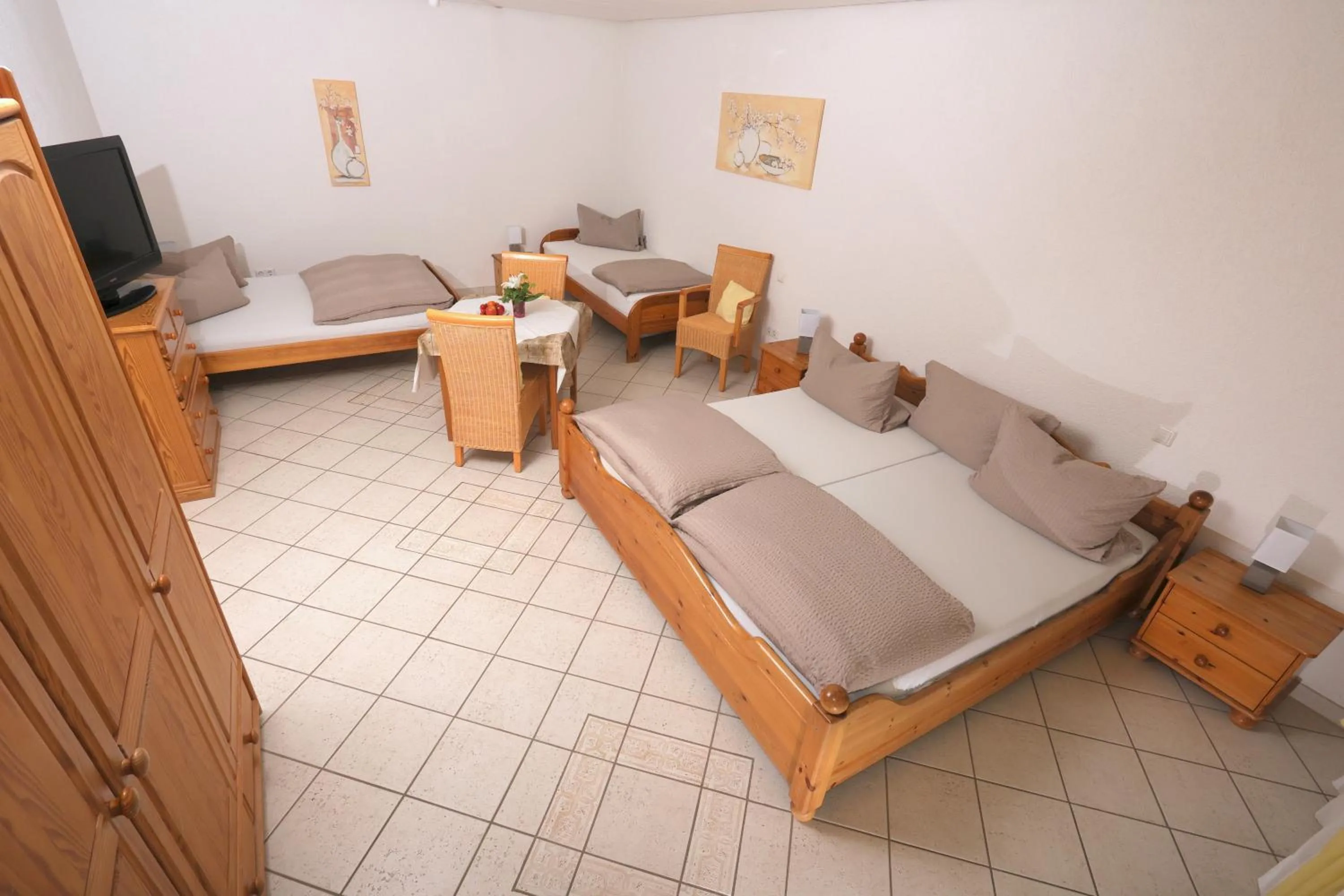 Photo of the whole room, Bed in Hotel Linde