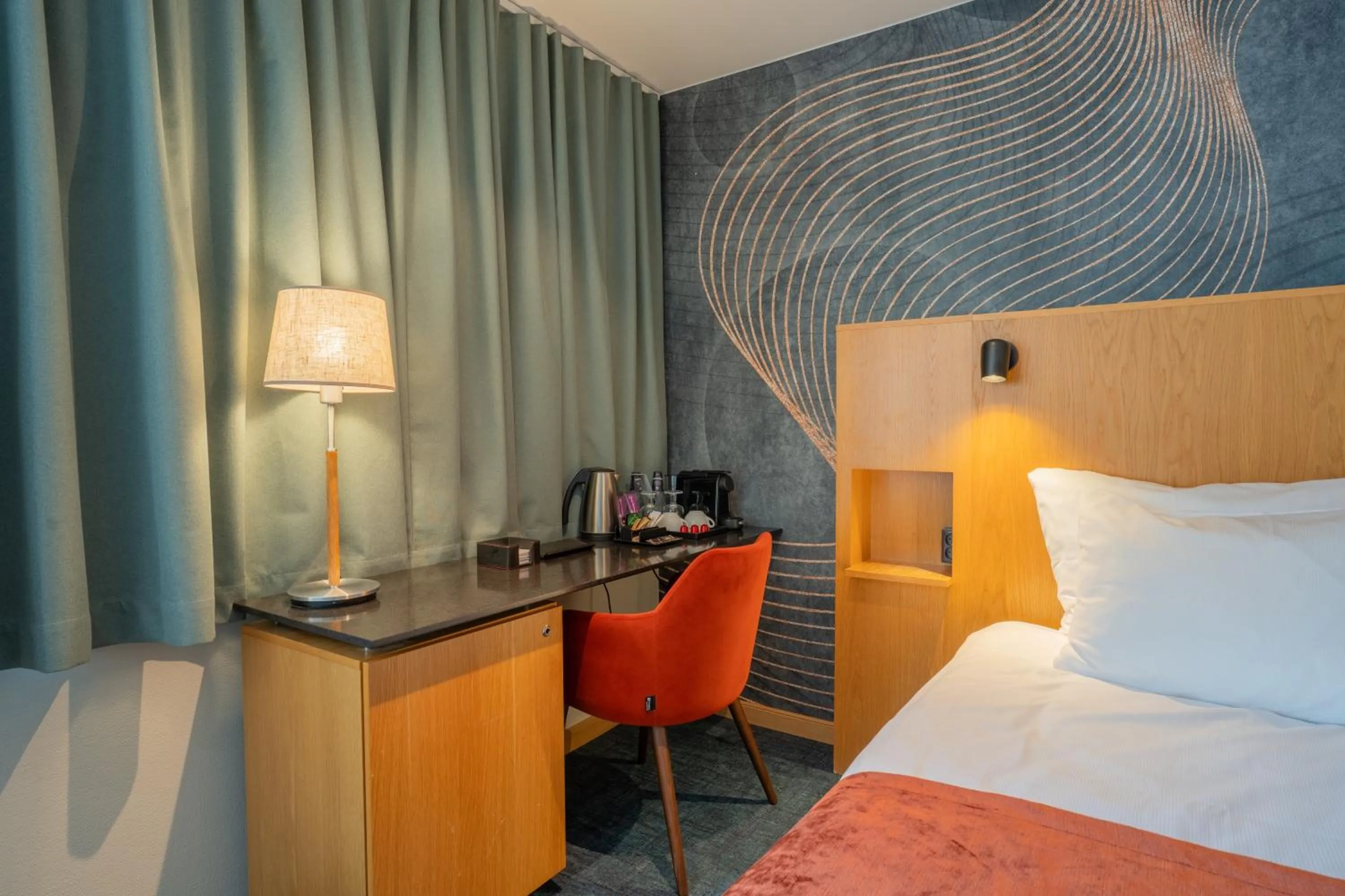 Seating area, Bed in ProfilHotels Aveny