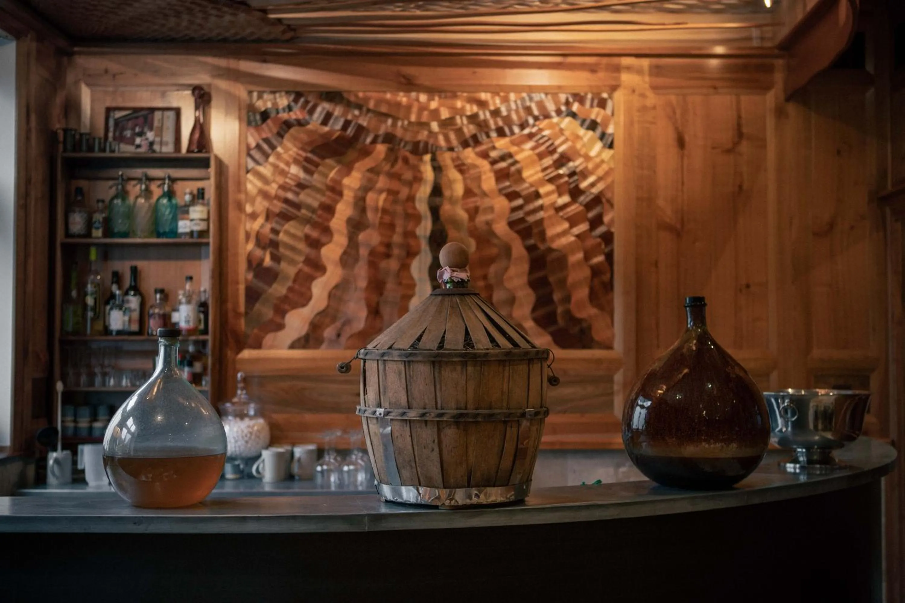 Lounge or bar in Logis Hotel La Diligence