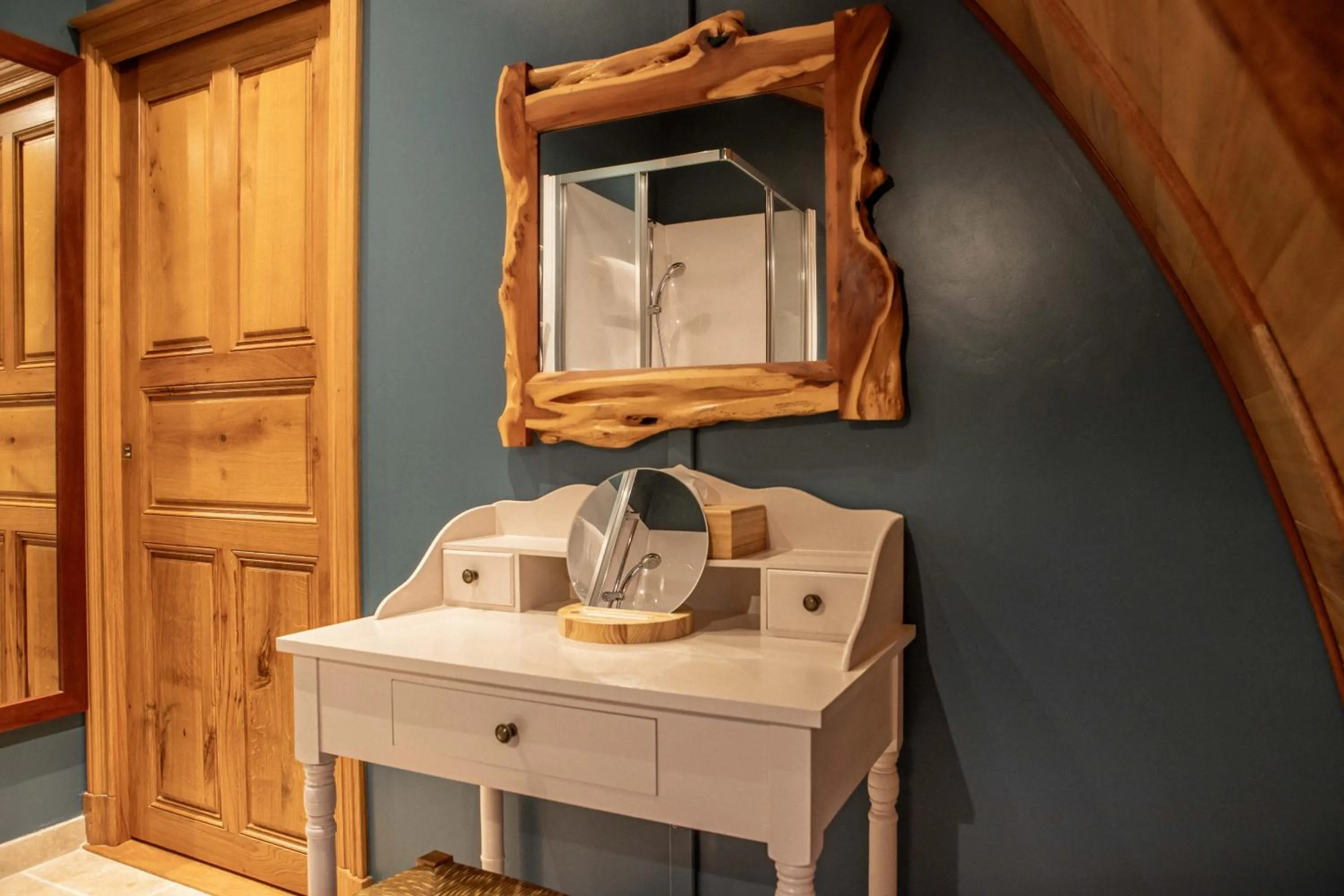 Bathroom in Logis Hotel La Diligence