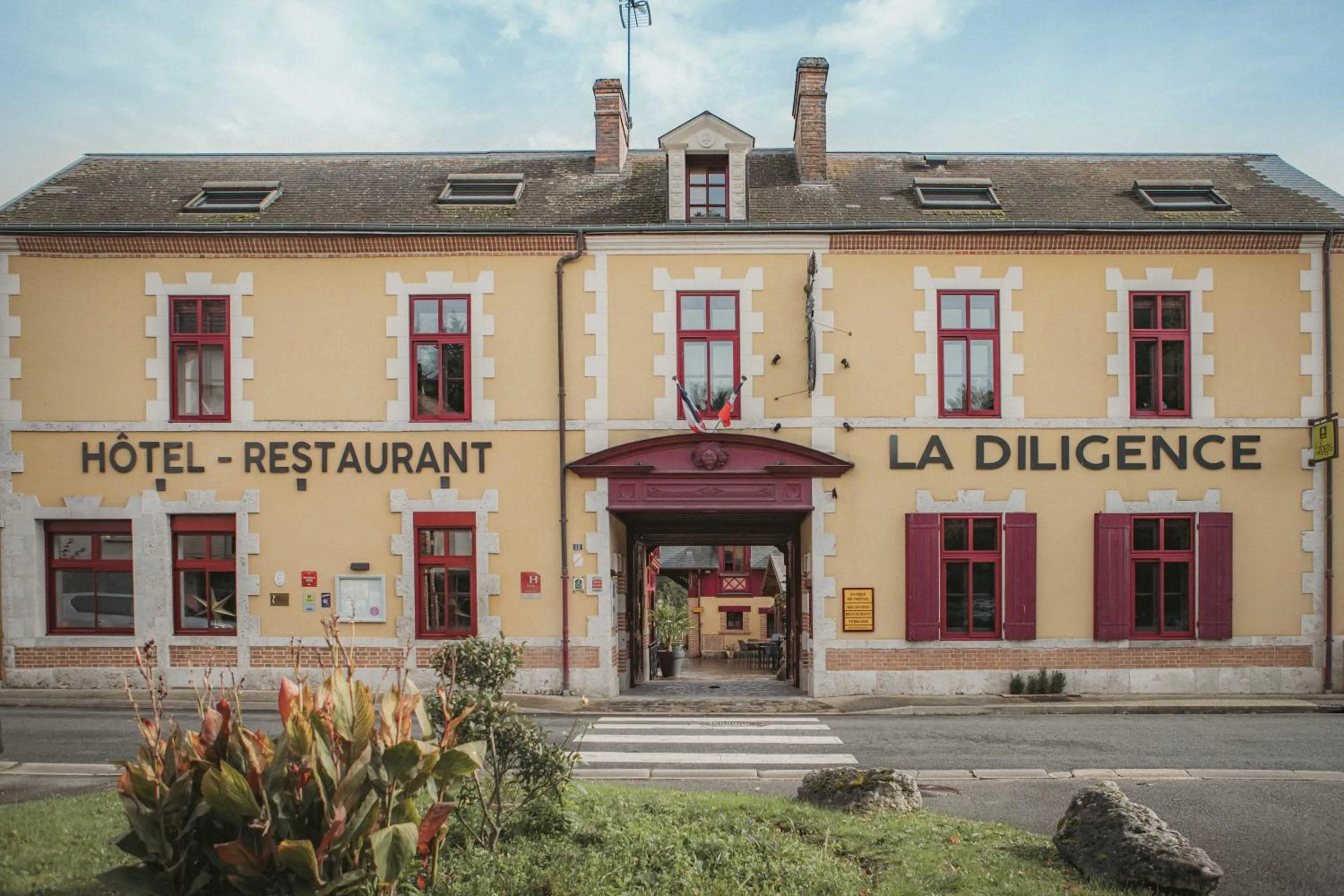 Property building in Logis Hotel La Diligence