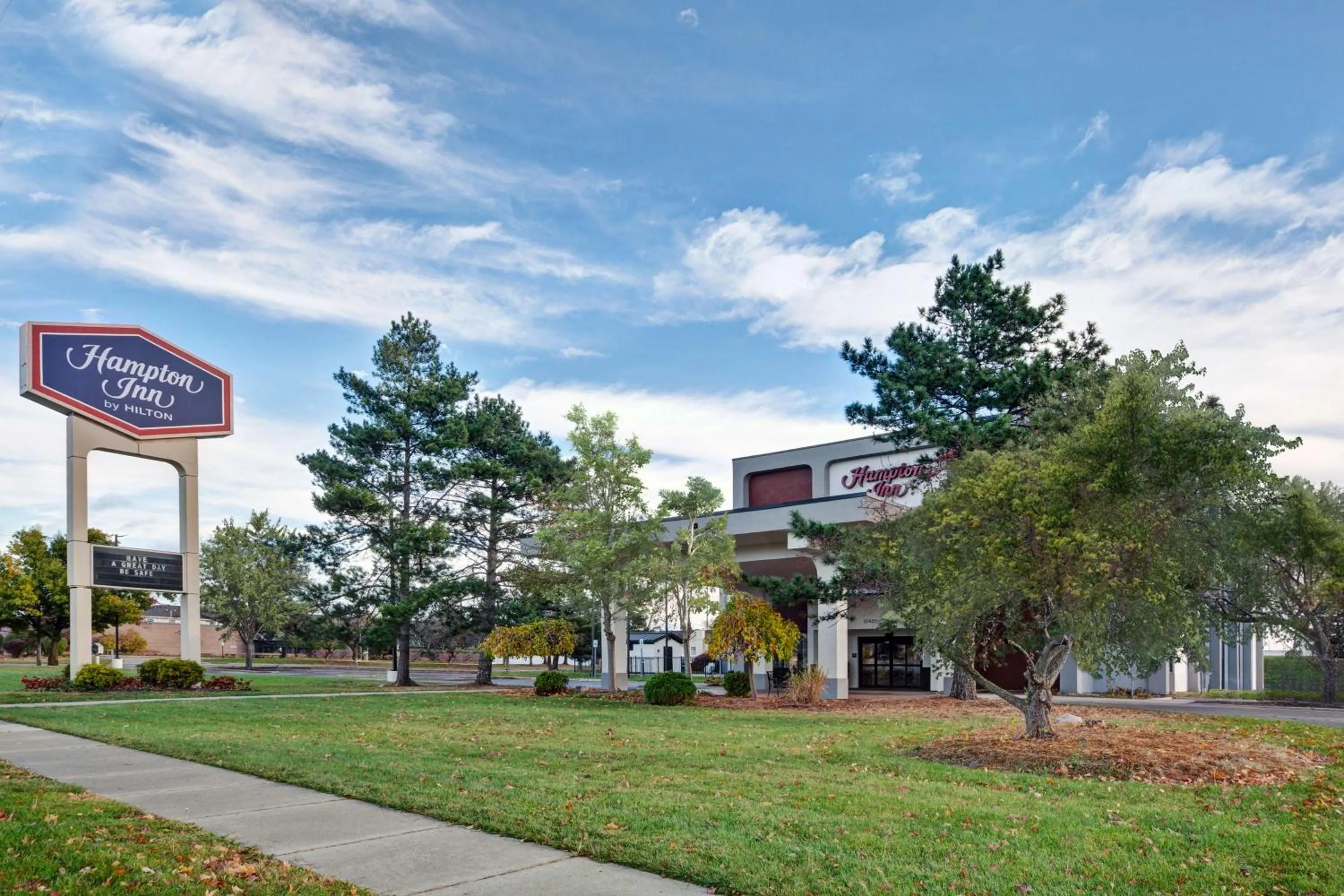 Property building in Hampton Inn Detroit Madison Heights South Troy