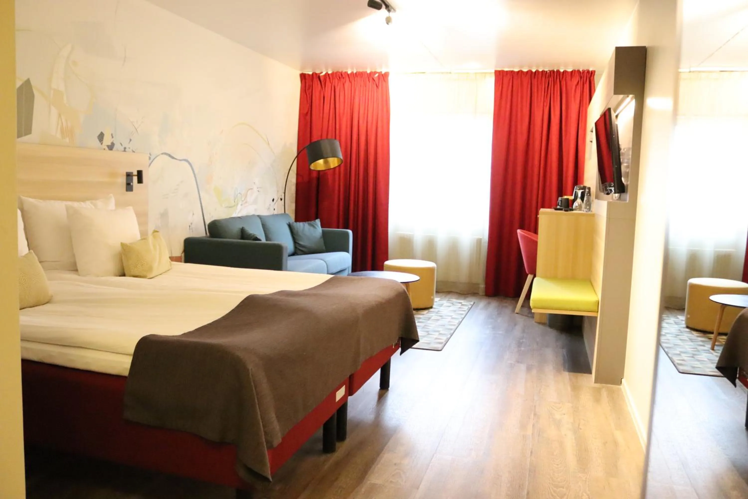 Property building, Bed in ProfilHotels Calmar Stadshotell