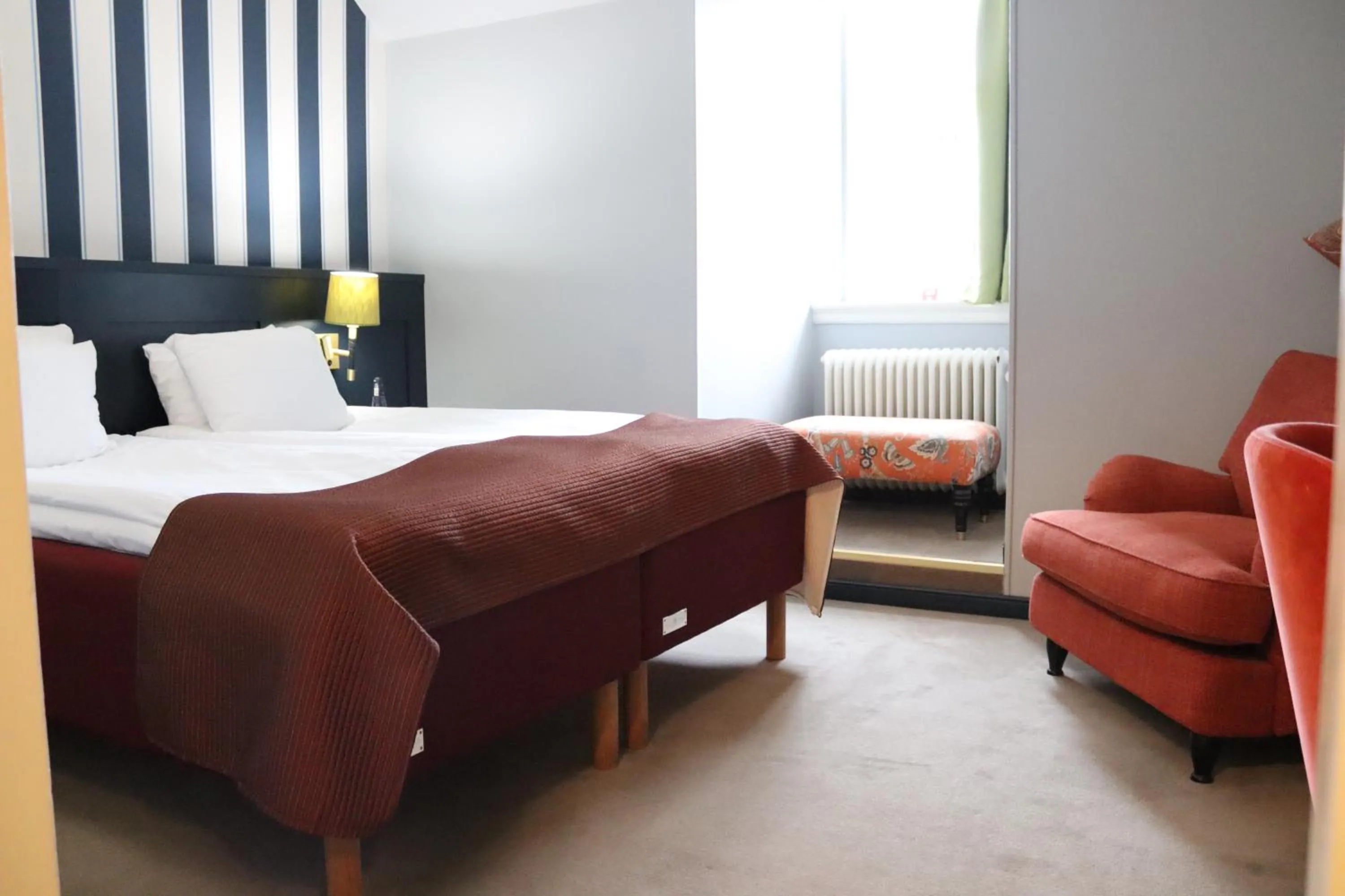 Property building, Bed in ProfilHotels Calmar Stadshotell