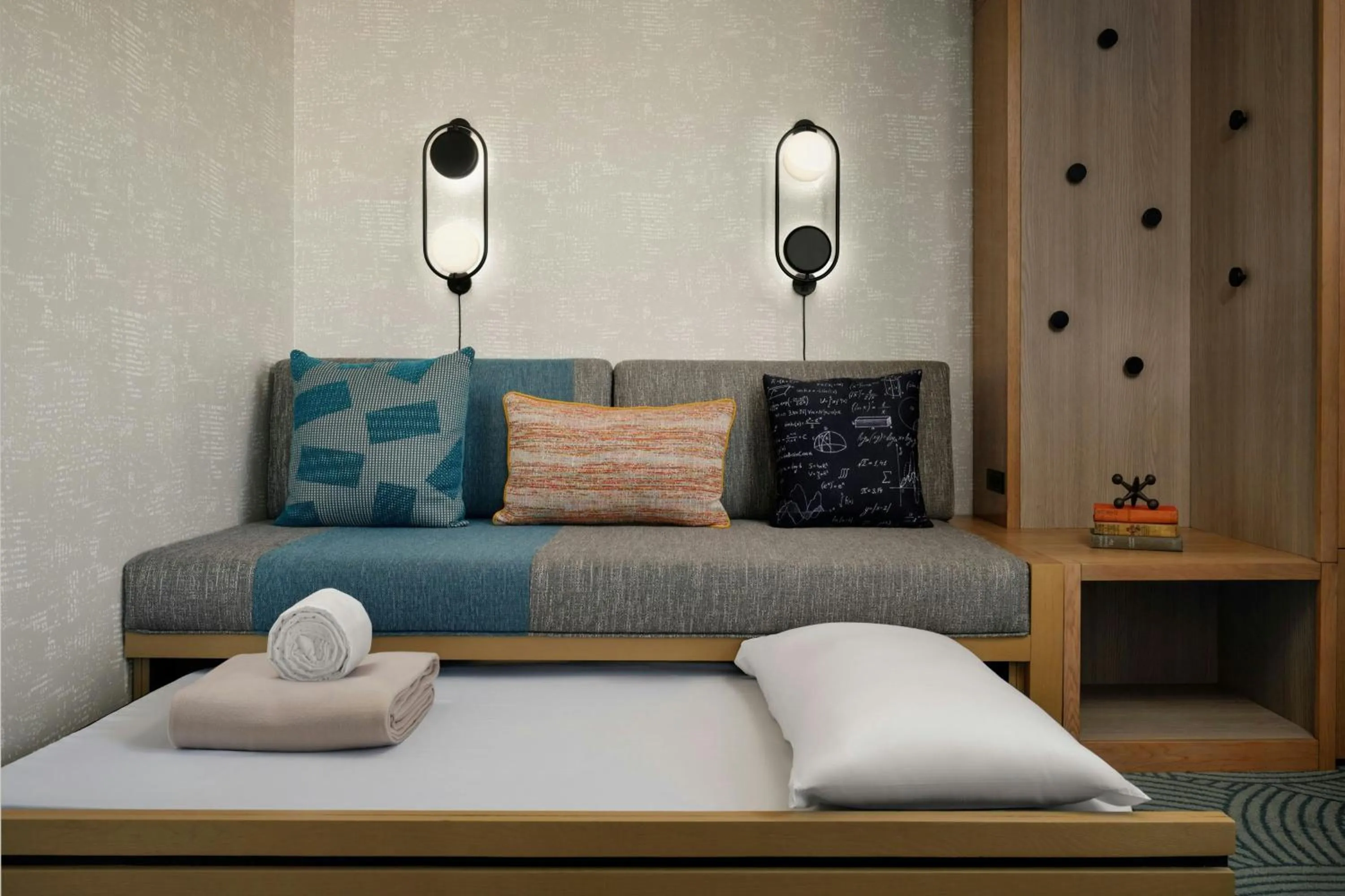 Photo of the whole room, Bed in Hotel Landy Orlando Universal Blvd, a Tribute Portfolio Hotel