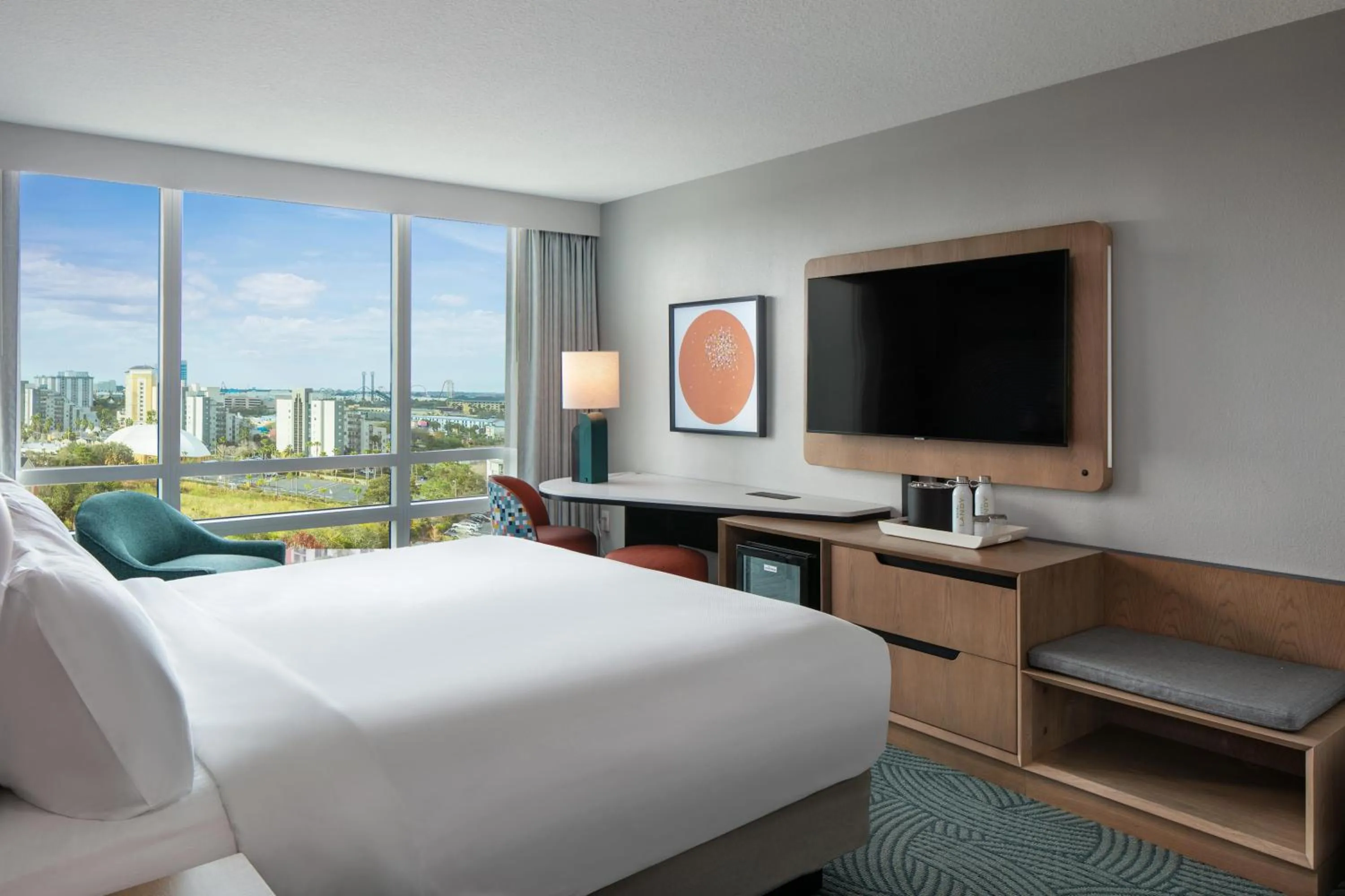 View (from property/room), Bed in Hotel Landy Orlando Universal Blvd, a Tribute Portfolio Hotel