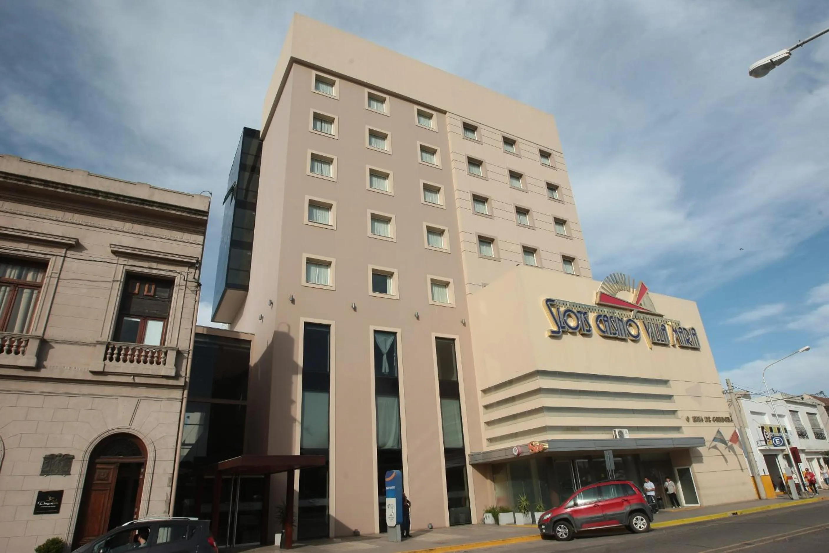 Property building in Howard Johnson Villa María Hotel y Casino