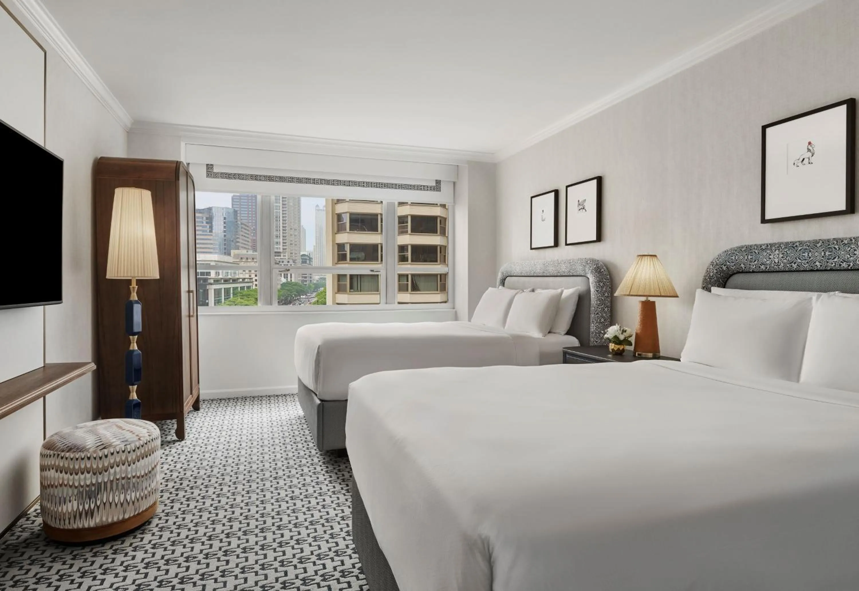 Photo of the whole room, Bed in InterContinental Chicago Magnificent Mile by IHG