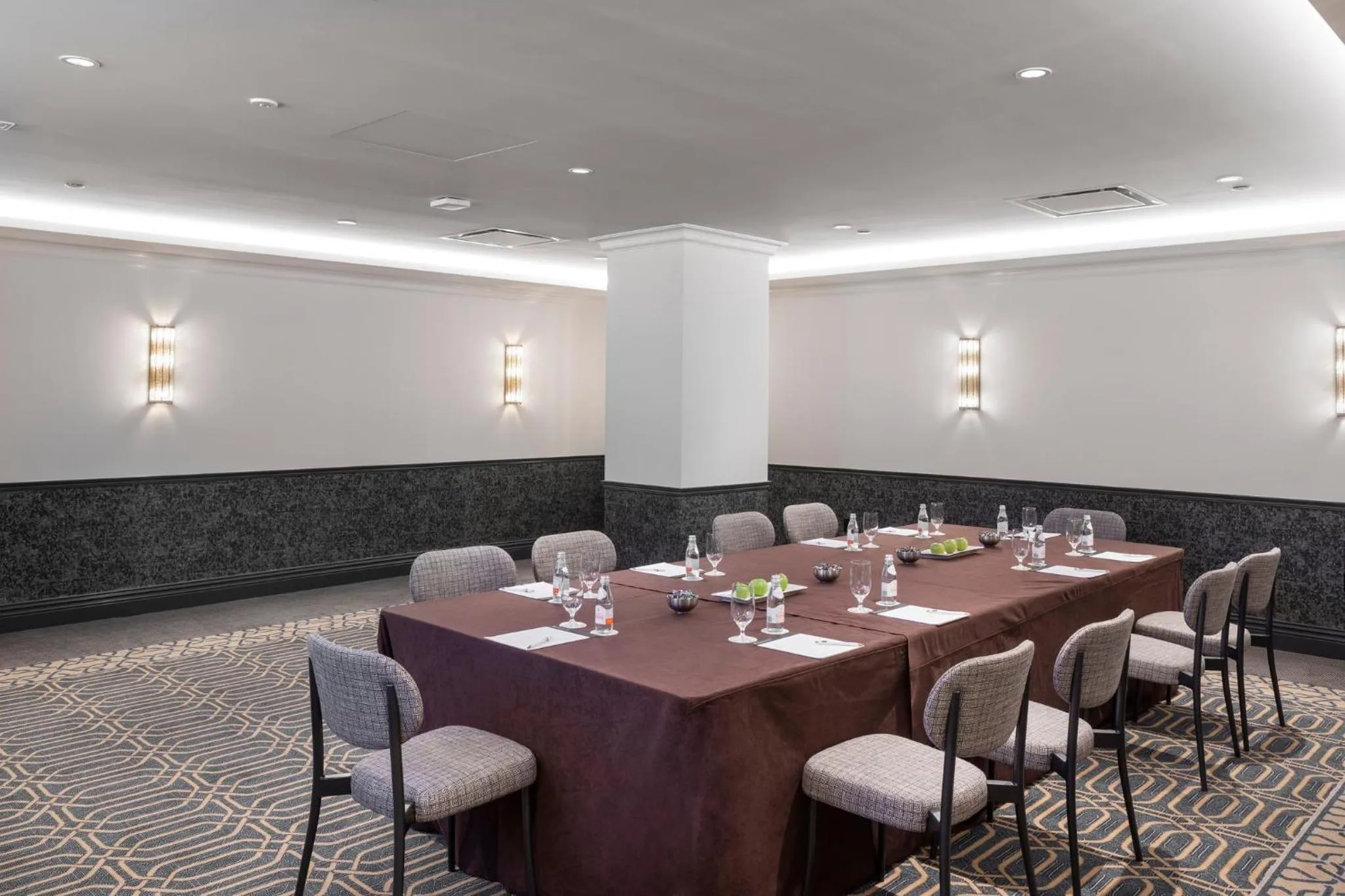 Meeting/conference room in InterContinental Chicago Magnificent Mile by IHG