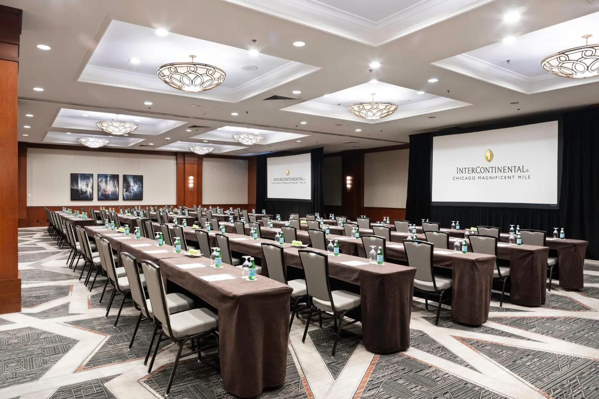 Meeting/conference room in InterContinental Chicago Magnificent Mile by IHG