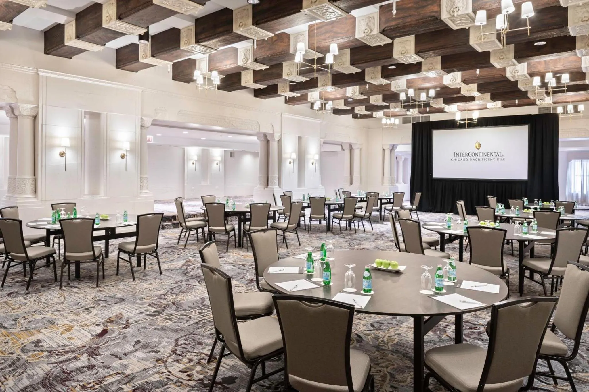 Meeting/conference room in InterContinental Chicago Magnificent Mile by IHG