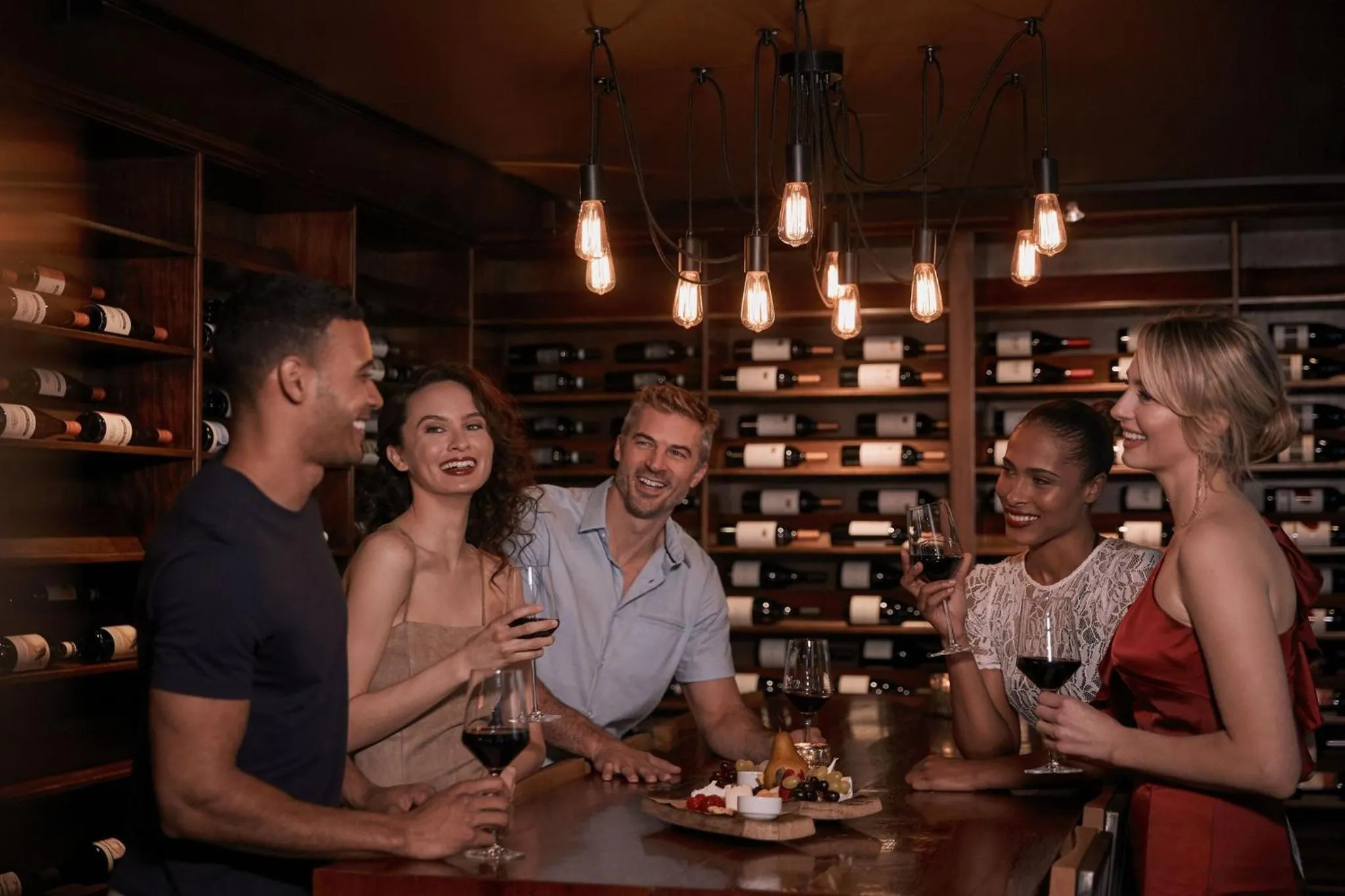 Lounge or bar in InterContinental Chicago Magnificent Mile by IHG