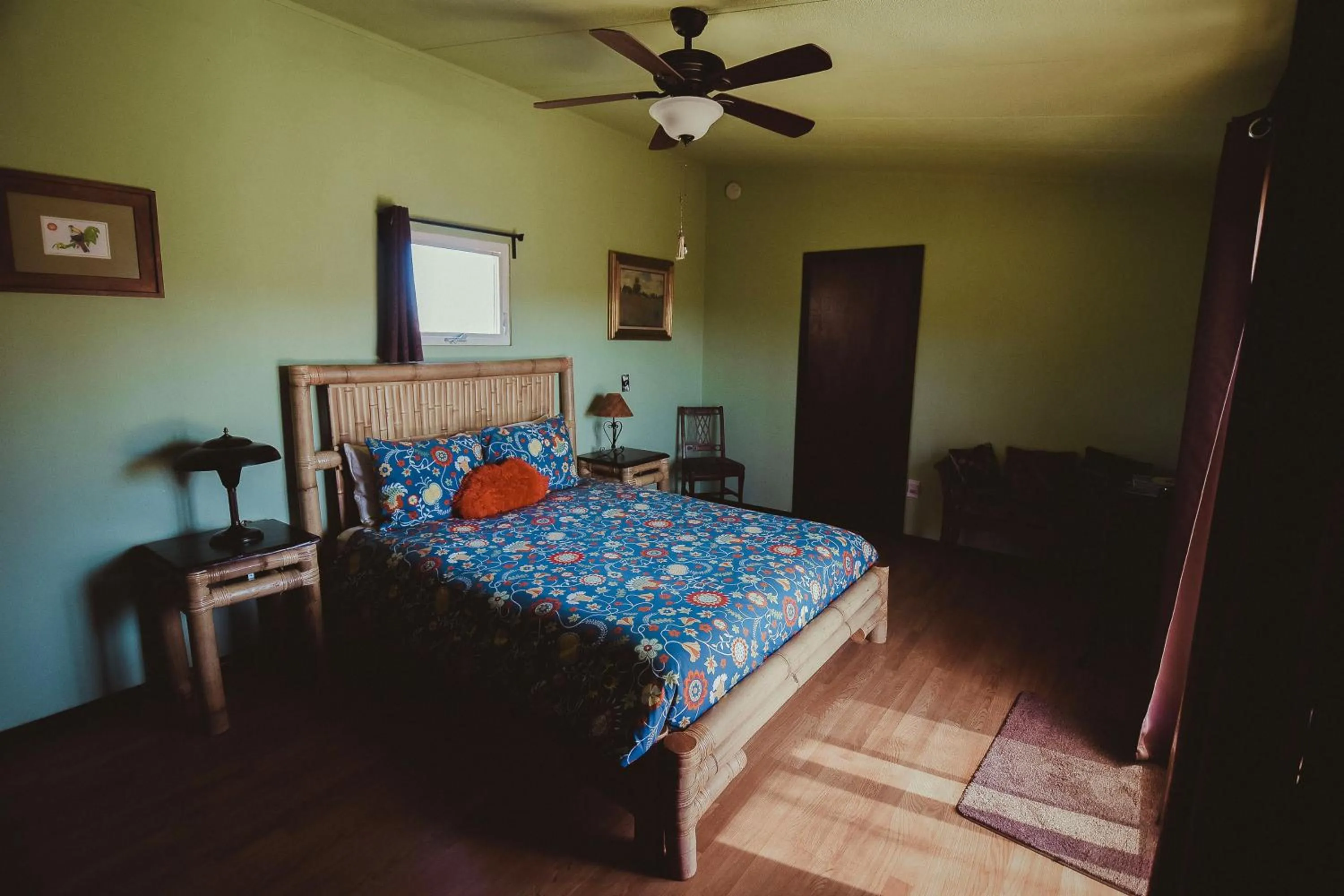 Bed in Vinofilia Wine Country Inn