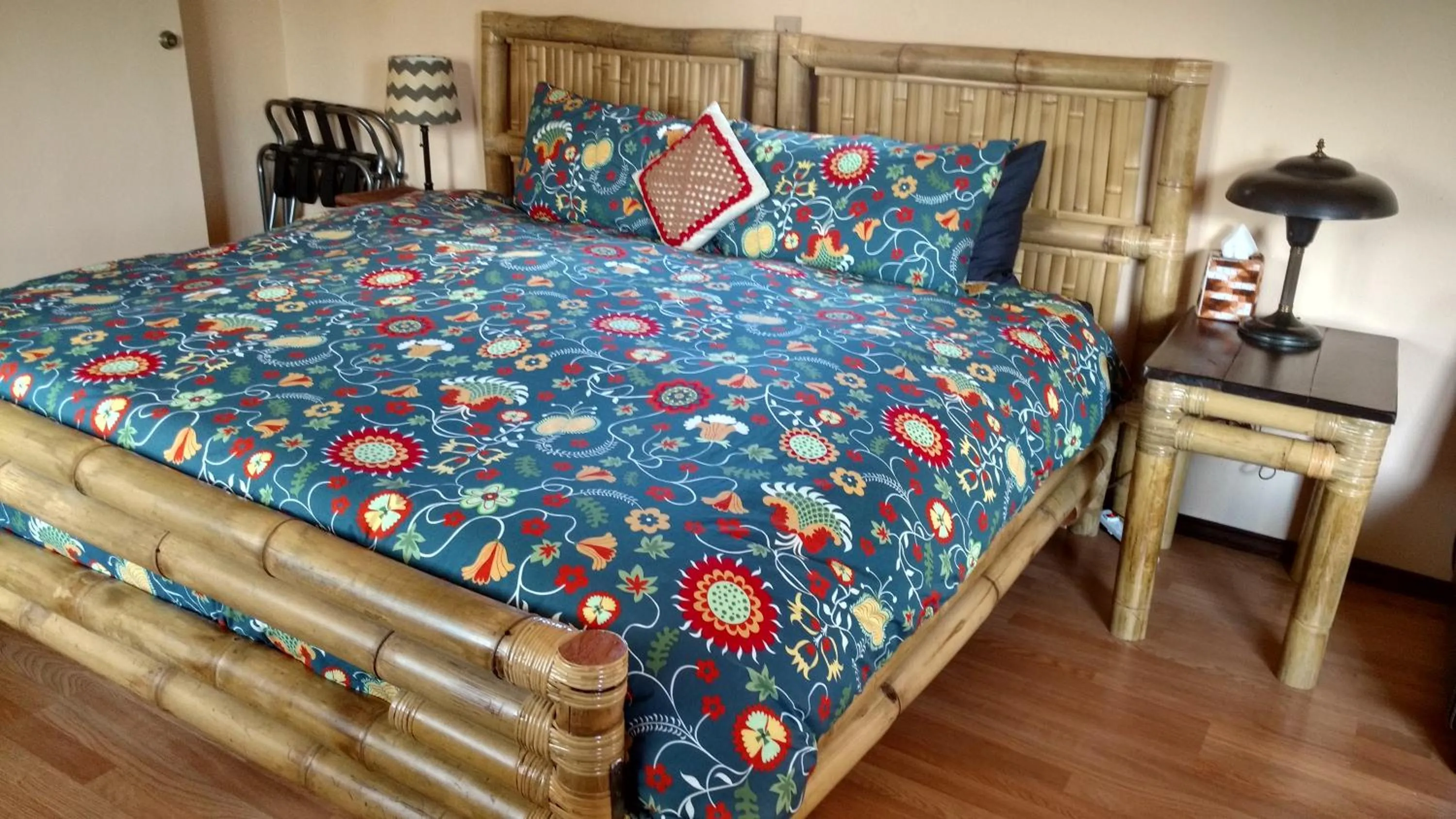 Bed in Vinofilia Wine Country Inn