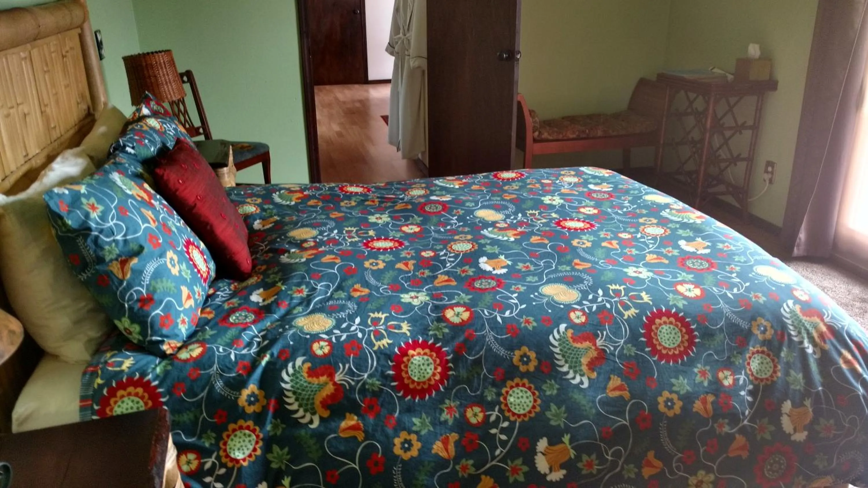 Bed in Vinofilia Wine Country Inn