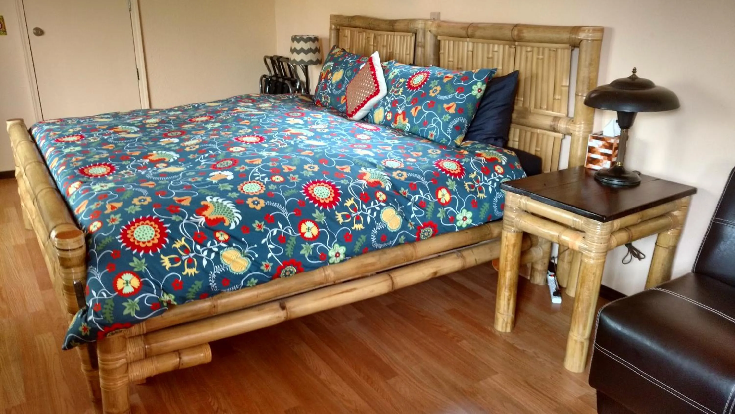 Bed in Vinofilia Wine Country Inn