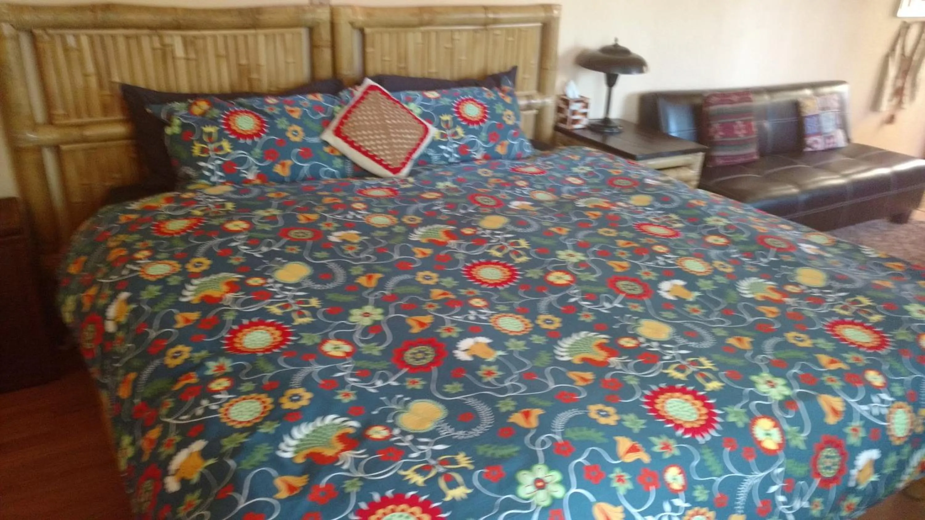 Bed in Vinofilia Wine Country Inn