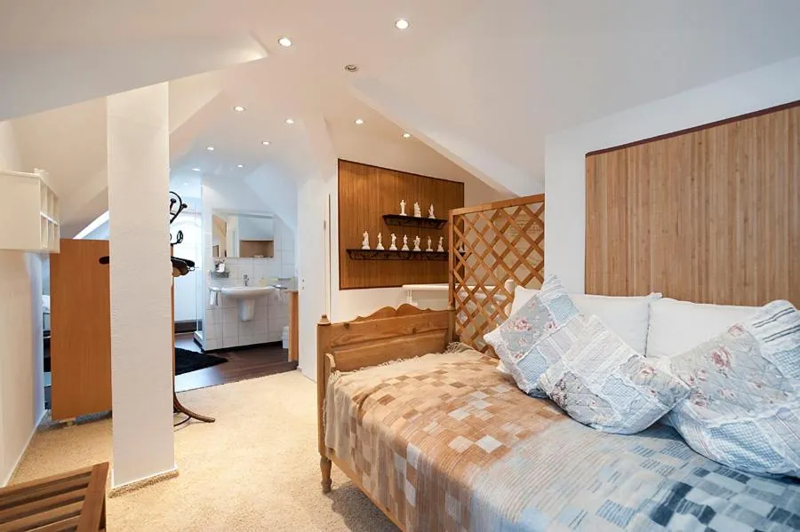 Photo of the whole room, Bed in Hotelpension Vitalis