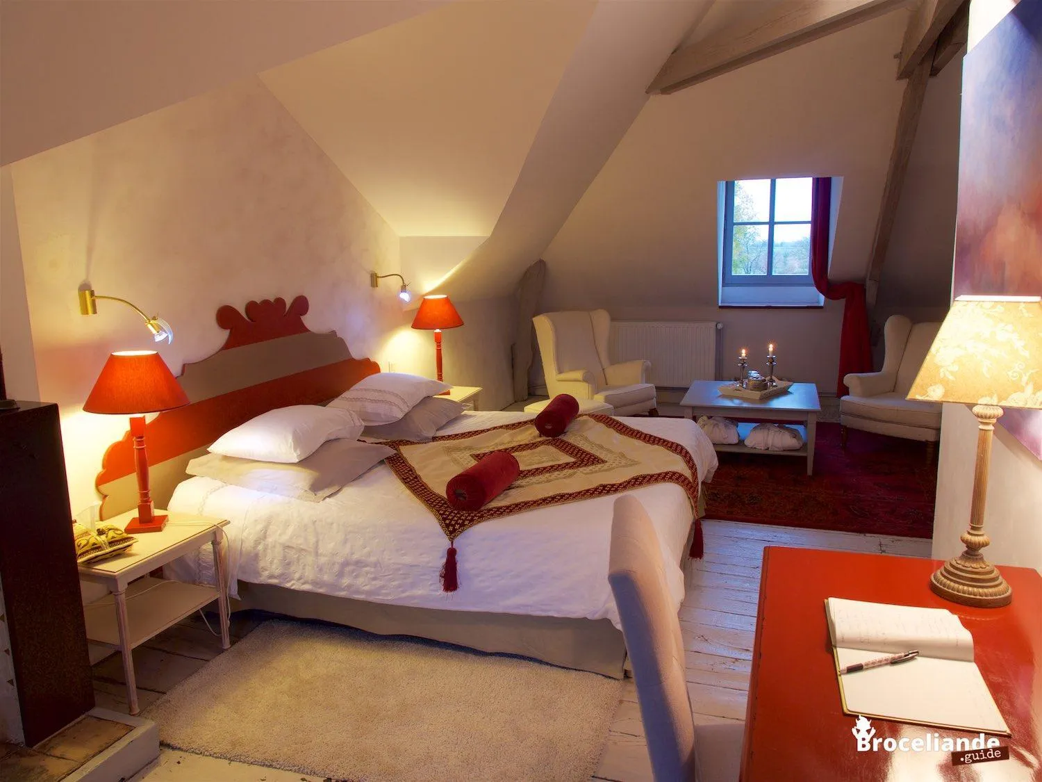 Photo of the whole room, Bed in Château Du Pin - Teritoria