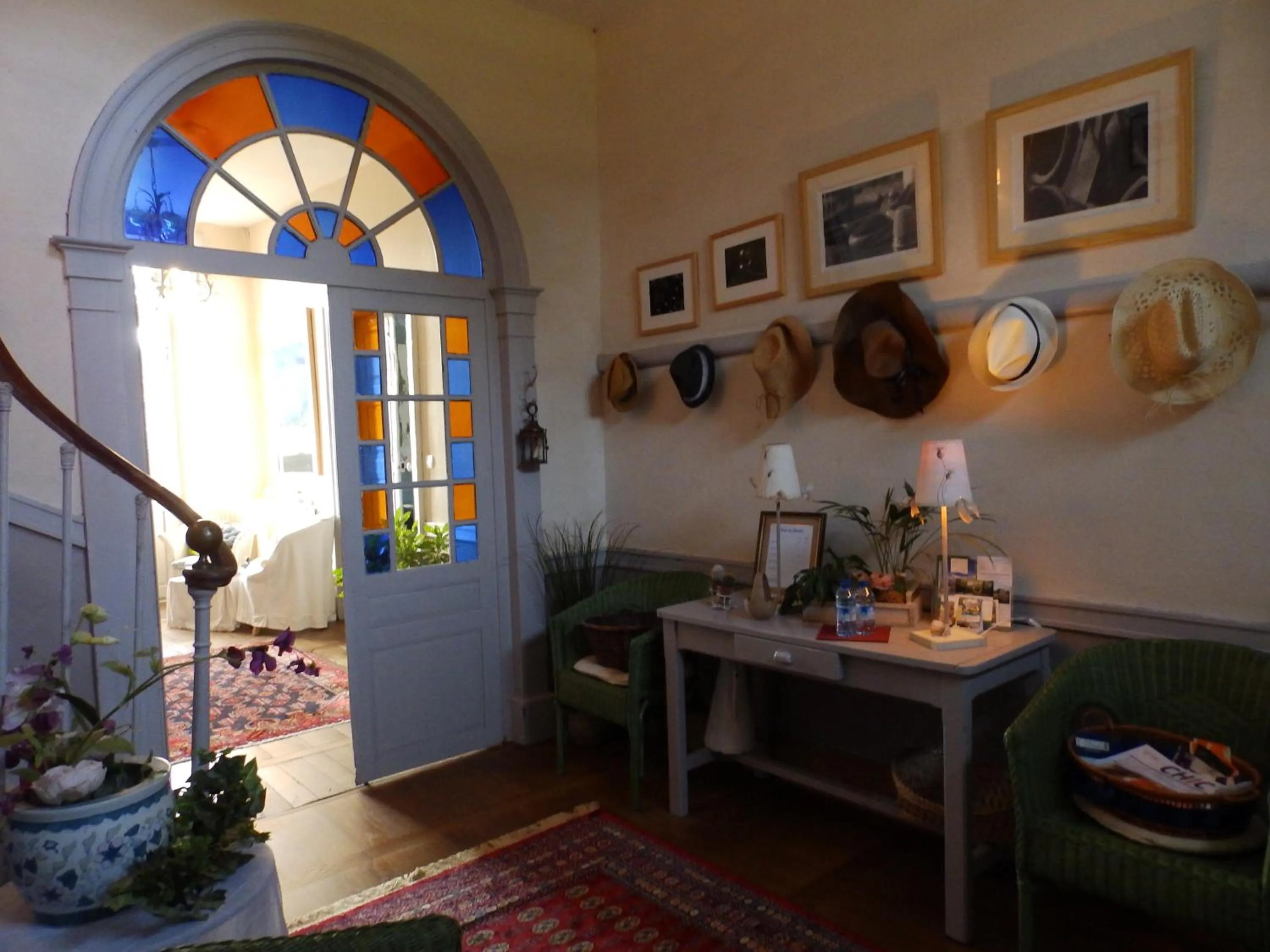 Decorative detail in Château Du Pin - Teritoria