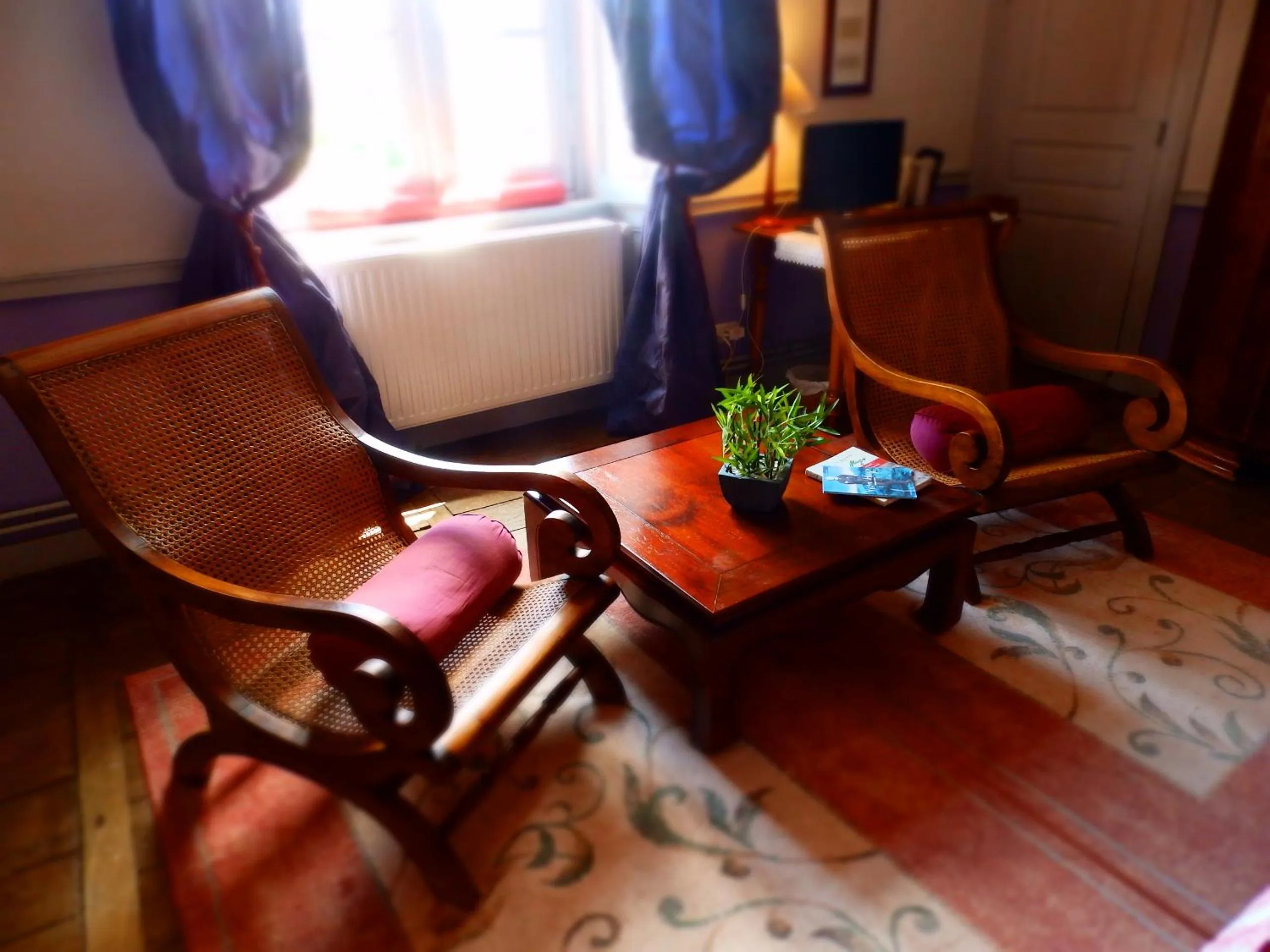 Decorative detail in Château Du Pin - Teritoria