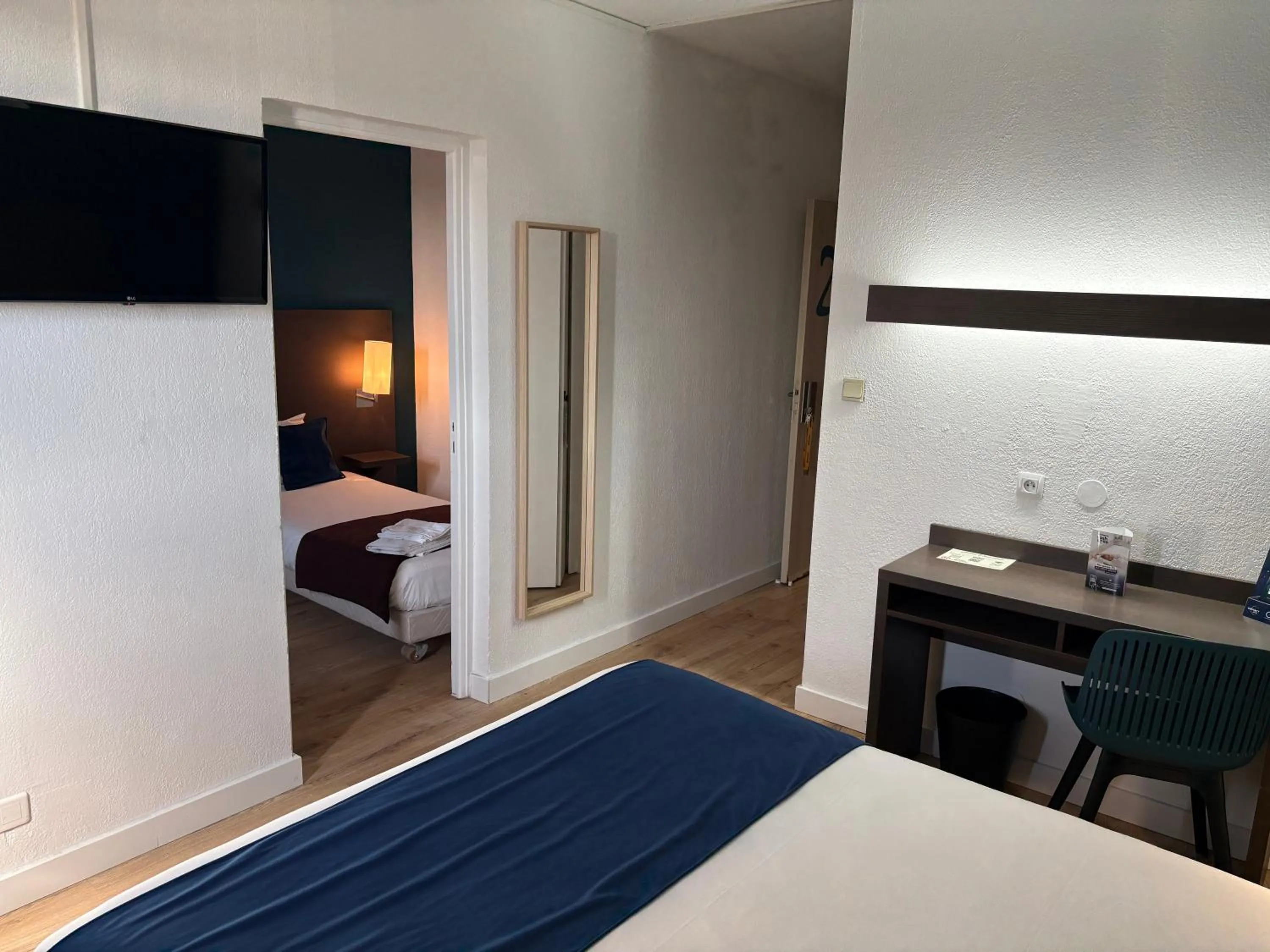 Contact Hôtel des États-Unis