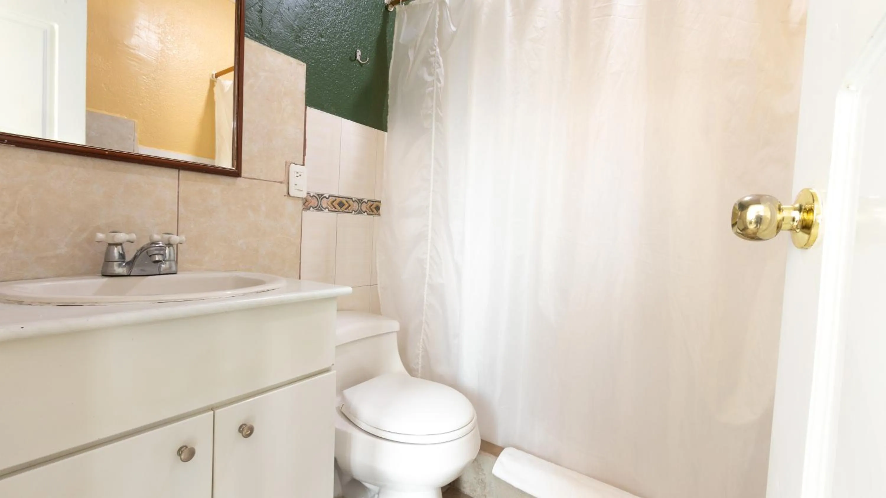 Bathroom in Hotel Miraflores